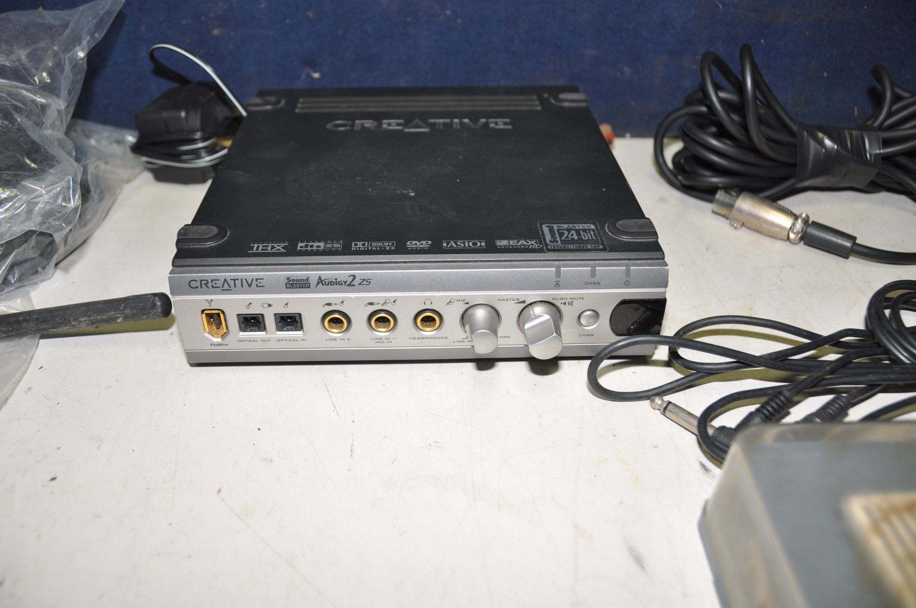 A CREATIVE SOUND BLASTER S80290 AUDIGY 2ZS (no power cable UNTESTED), an ALTAI EM-103L electret - Bild 2 aus 4