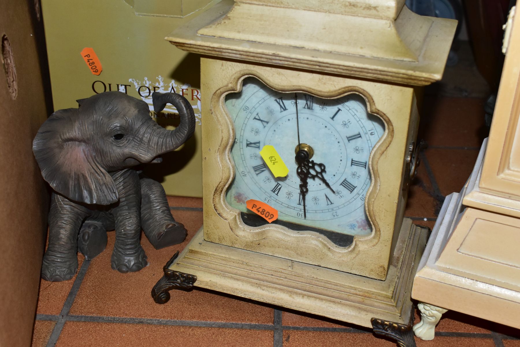 A BOX AND LOOSE SUNDRY ITEMS ETC, to include a Leonardo elephant sculpture, two quartz clocks, a - Bild 2 aus 9