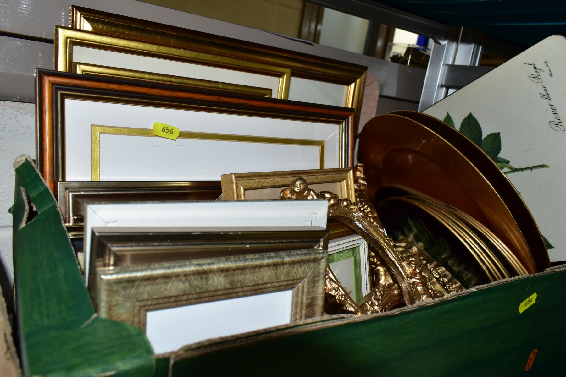 FOUR BOXES INCLUDING SPANISH STYLE EARTHERNWARE, SERVING DISHES, eight ornate frames 21cm x 13cm, - Bild 4 aus 6