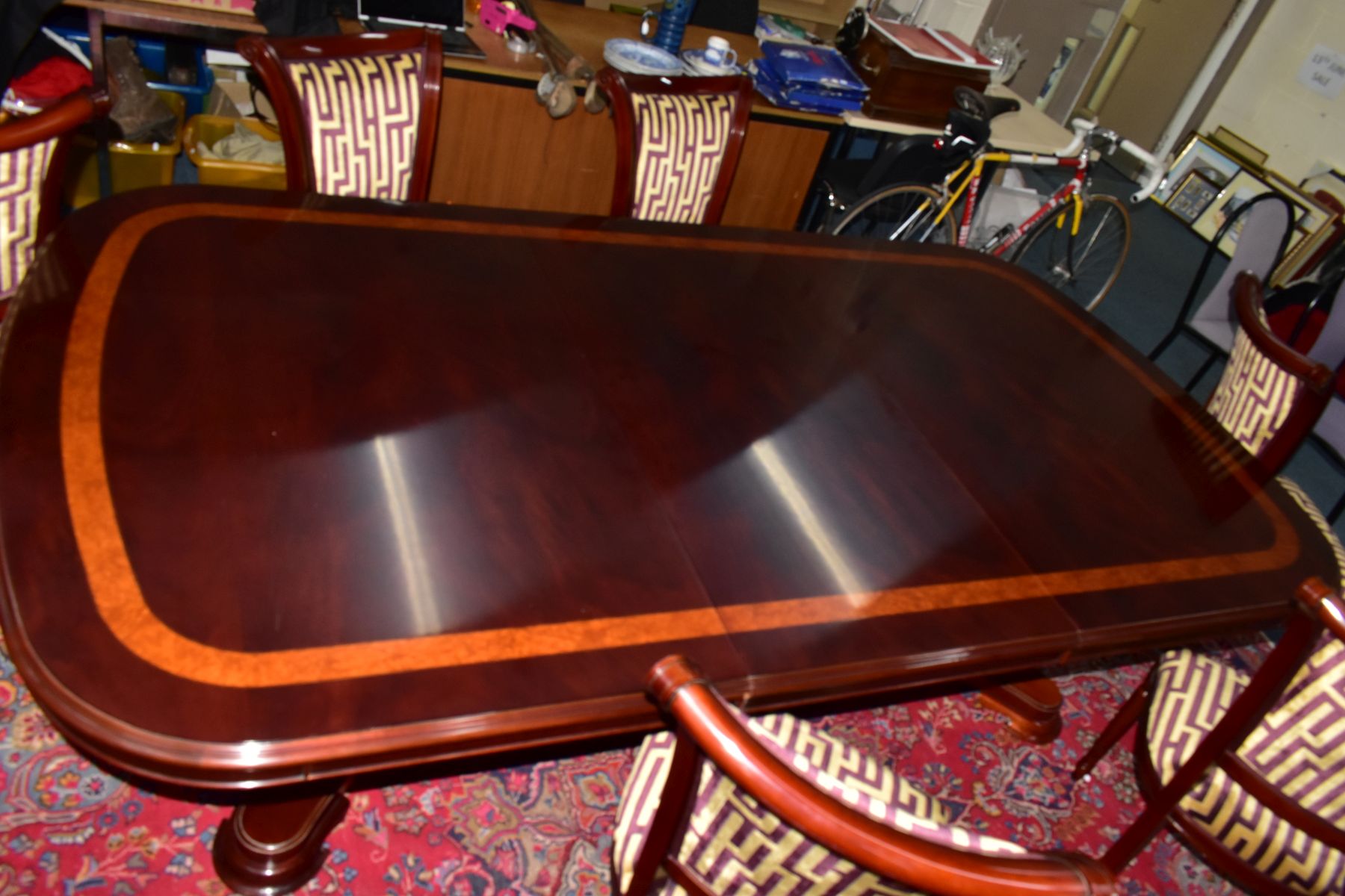 A CHARLES BARR MAHOGANY AND BURR WOOD INLAID EXTENDING PEDESTAL DINING TABLE, with one additional - Image 7 of 19