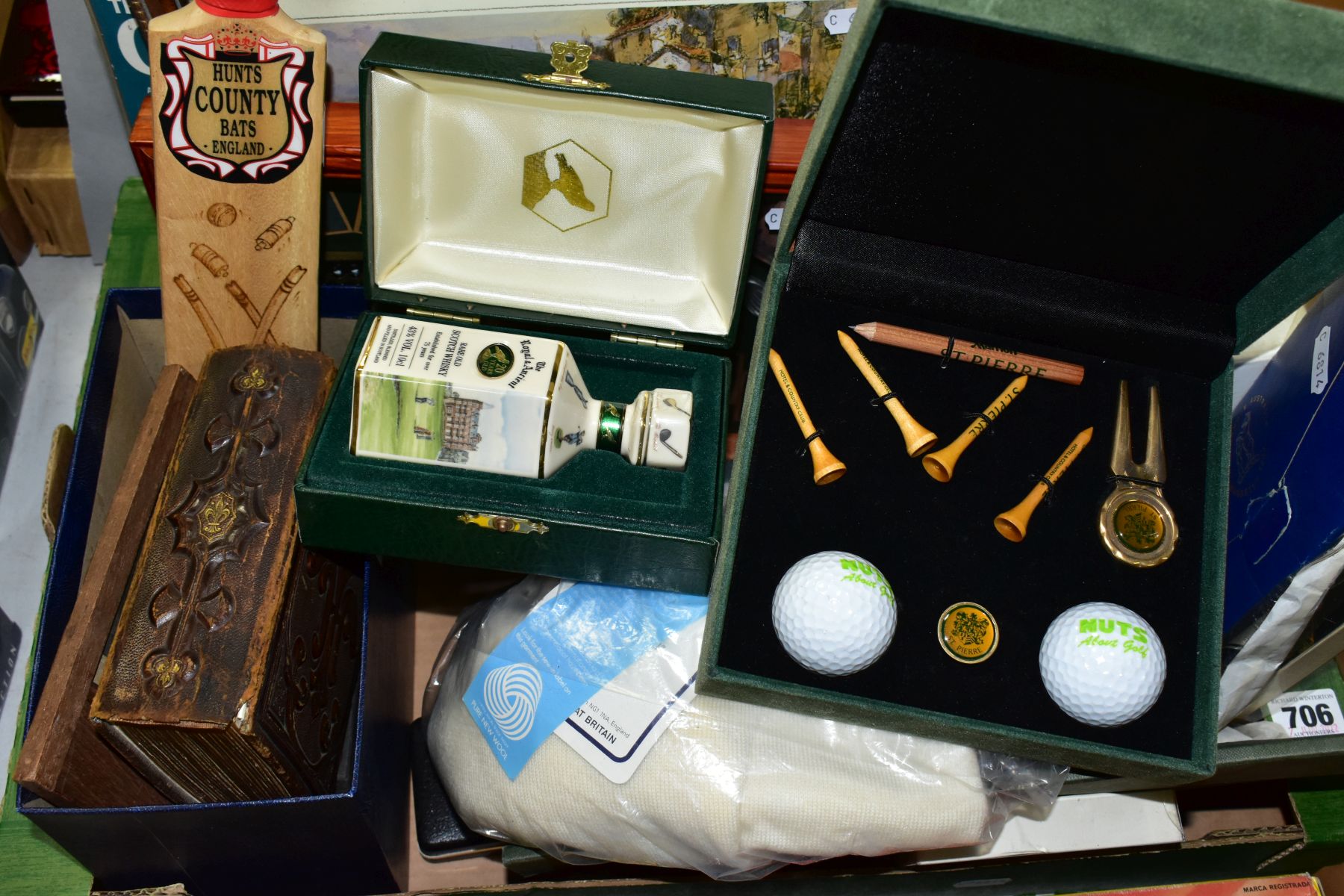 A BOX AND LOOSE SPORTING MEMORABILIA, PHOTOGRAPHY AND SUNDRY ITEMS, to include a Victorian - Bild 5 aus 11