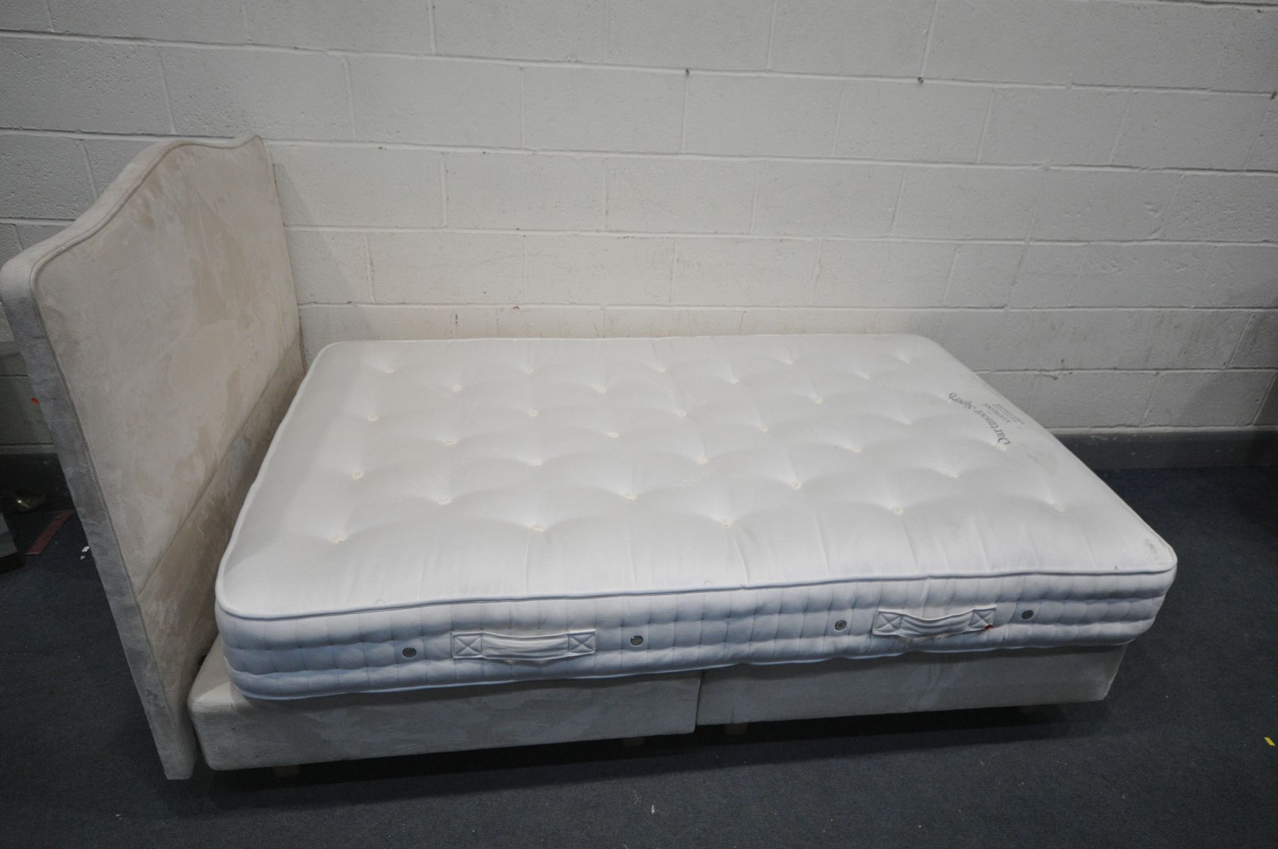 A JOHN LEWIS BEIGE UPHOLSTERED 4FT BEDSTEAD, with Vispring mattress (condition:-some stains to - Bild 2 aus 3