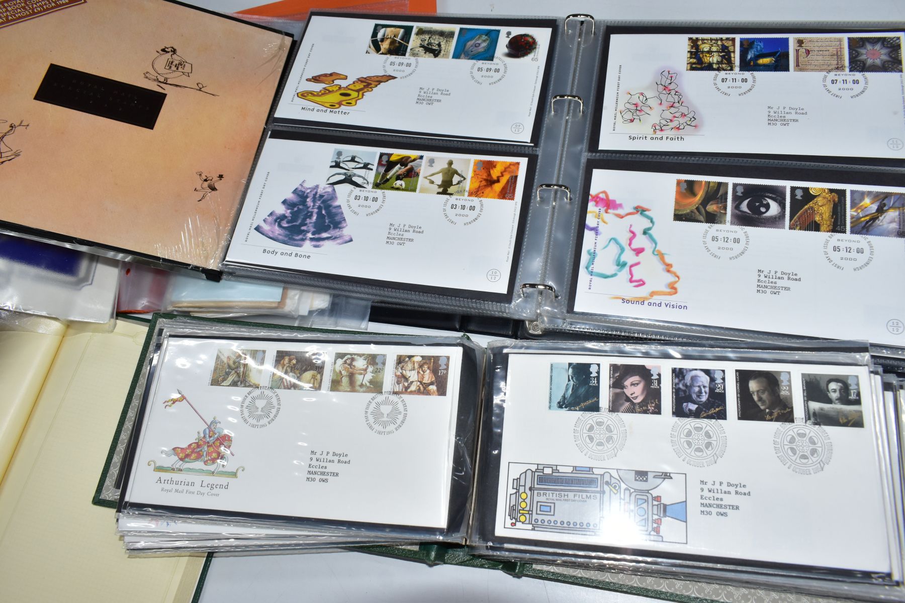 COLLECTION OF STAMPS in a box with GB FDCs and mint GB in packets and yearbooks providing good - Bild 5 aus 5