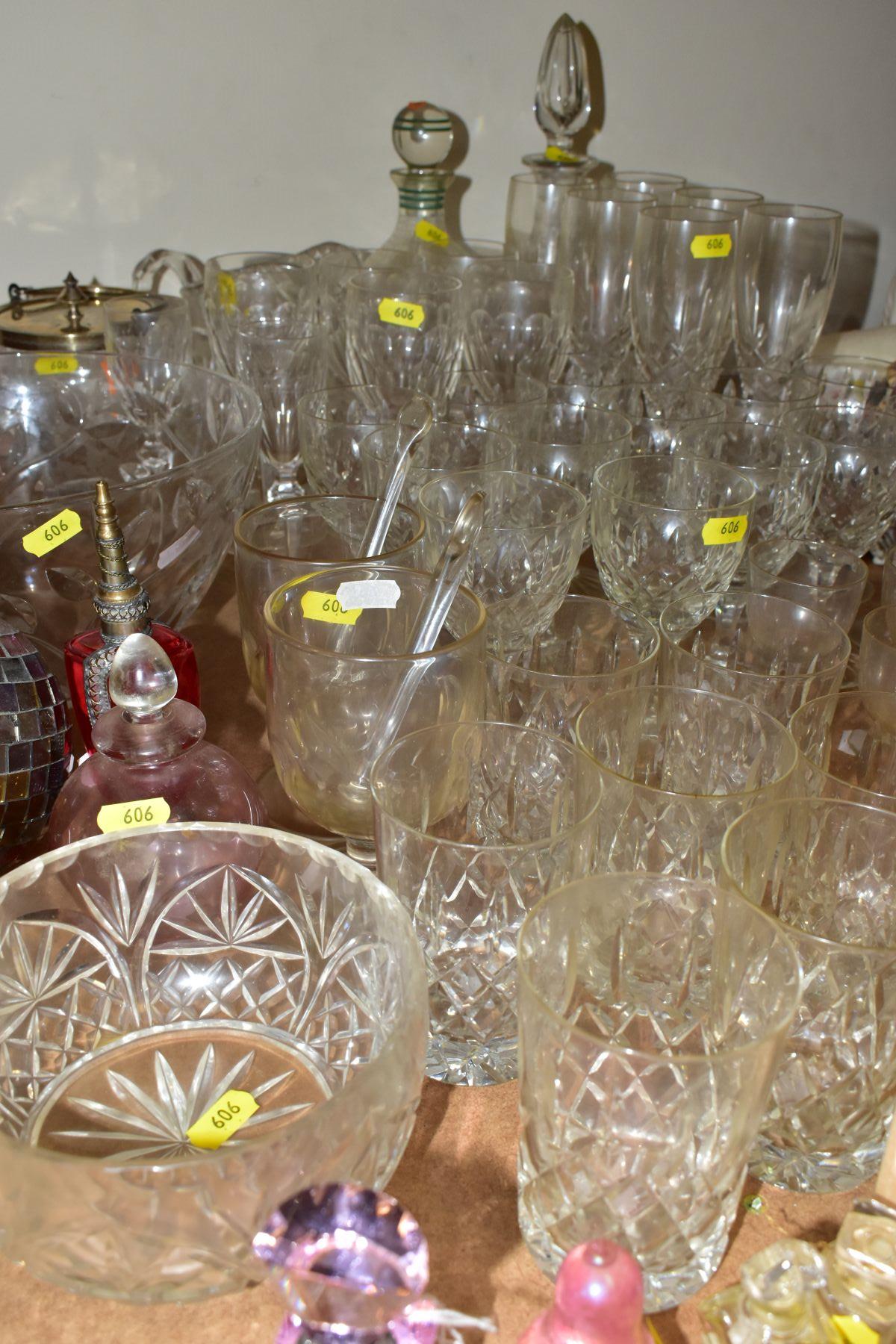 FIVE SETS OF DRINKING GLASSES, in sets of six or more, a large glass fruit bowl, two decanters, - Bild 4 aus 6