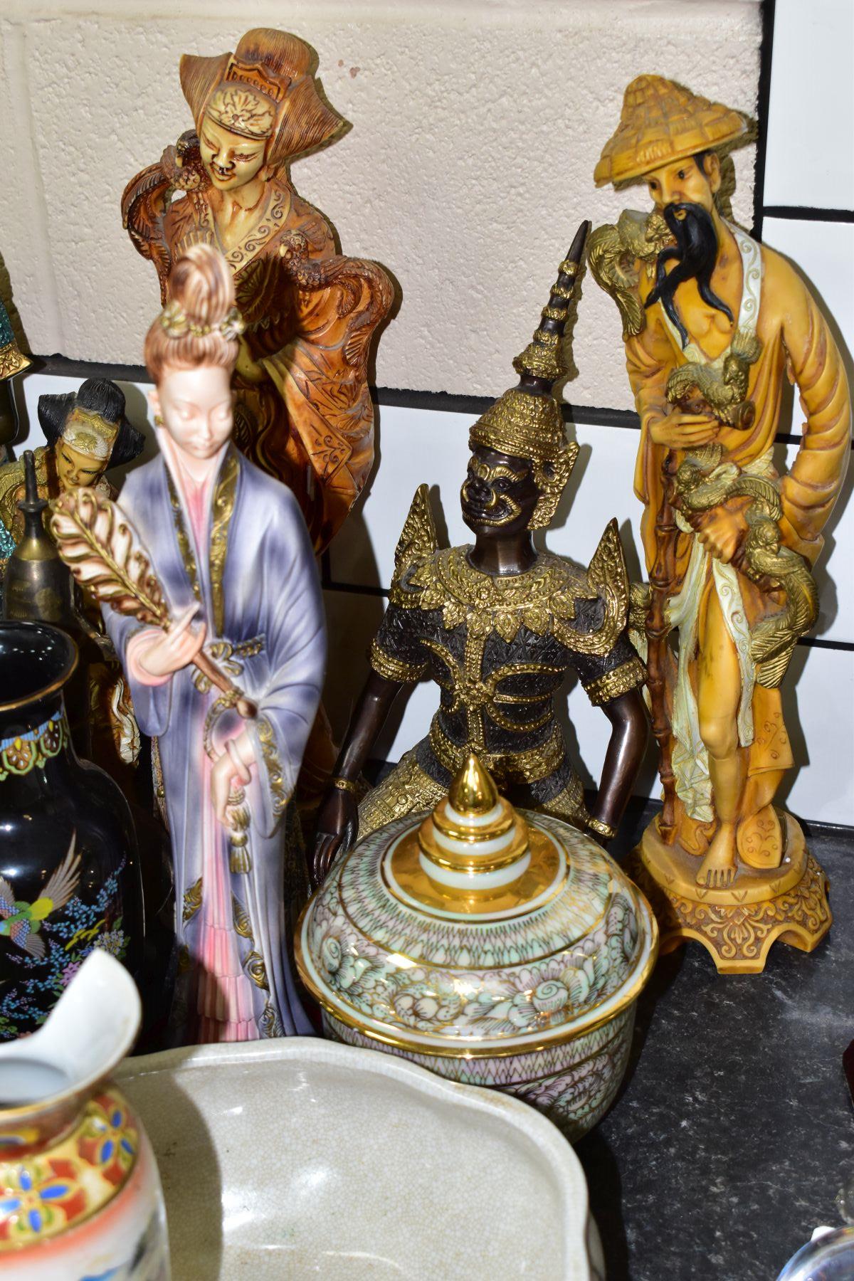 A GROUP OF ORIENTAL AND THAI CERAMICS, BRONZES AND PICTURES, to include a green nephrite scent - Bild 3 aus 13