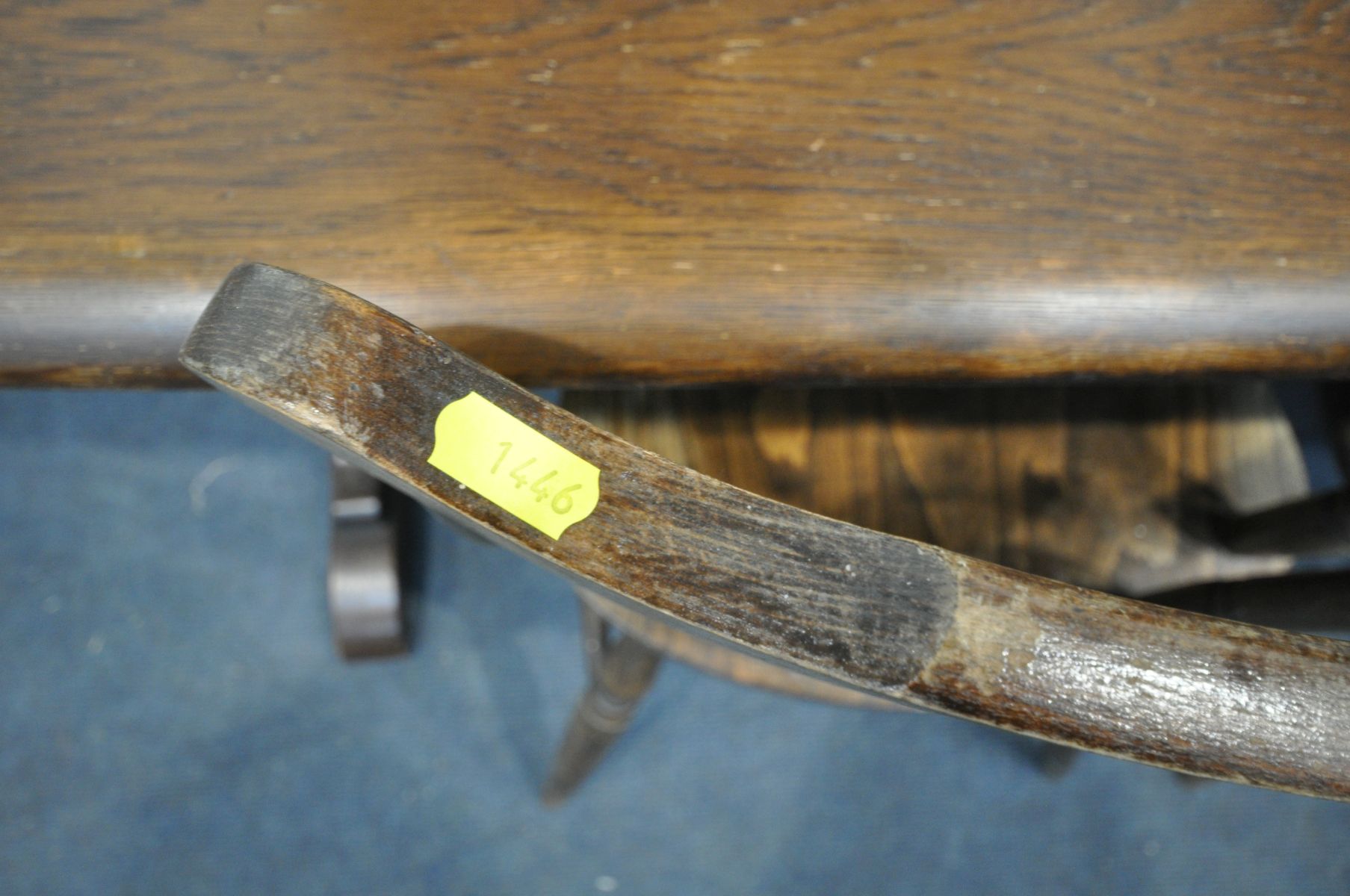 AN ERCOL OLD COLONIAL ELM DRESSER, length 123cm x depth 48cm x height 166cm x height of base 85cm, a - Bild 2 aus 4