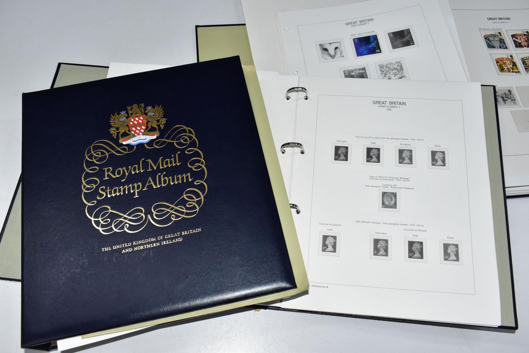 GB MAINLY USED COLLECTION, in four albums (1 Davo and 3 x Royal Mail ring binders) we note a small - Bild 6 aus 7