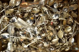 A BOX OF ASSORTED WHITE METAL COLLECTABLE TEASPOONS, large quantity of unpackaged collectable