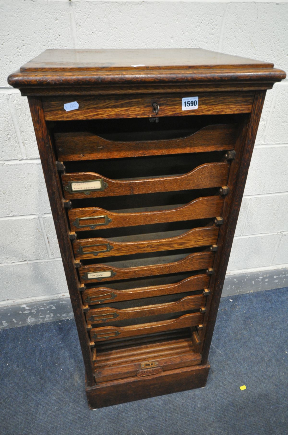 AN EARLY 20TH CENTURY OAK TAMBOUR FRONT FILING CABINET, enclosing eight drawers, width 48cm x - Bild 5 aus 5