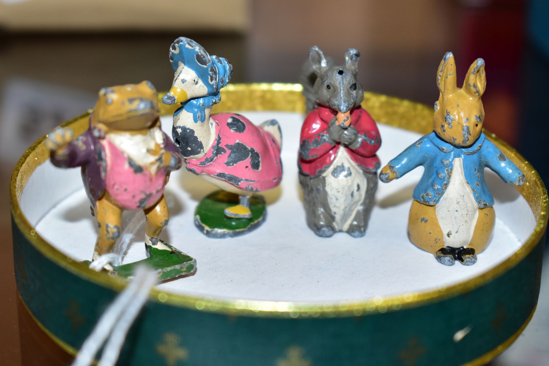 A SET OF TIMPO CAST LEAD PETER RABBIT FIGURES, Peter Rabbit, Jemima Puddleduck, Timmy Tiptoes and - Bild 2 aus 5