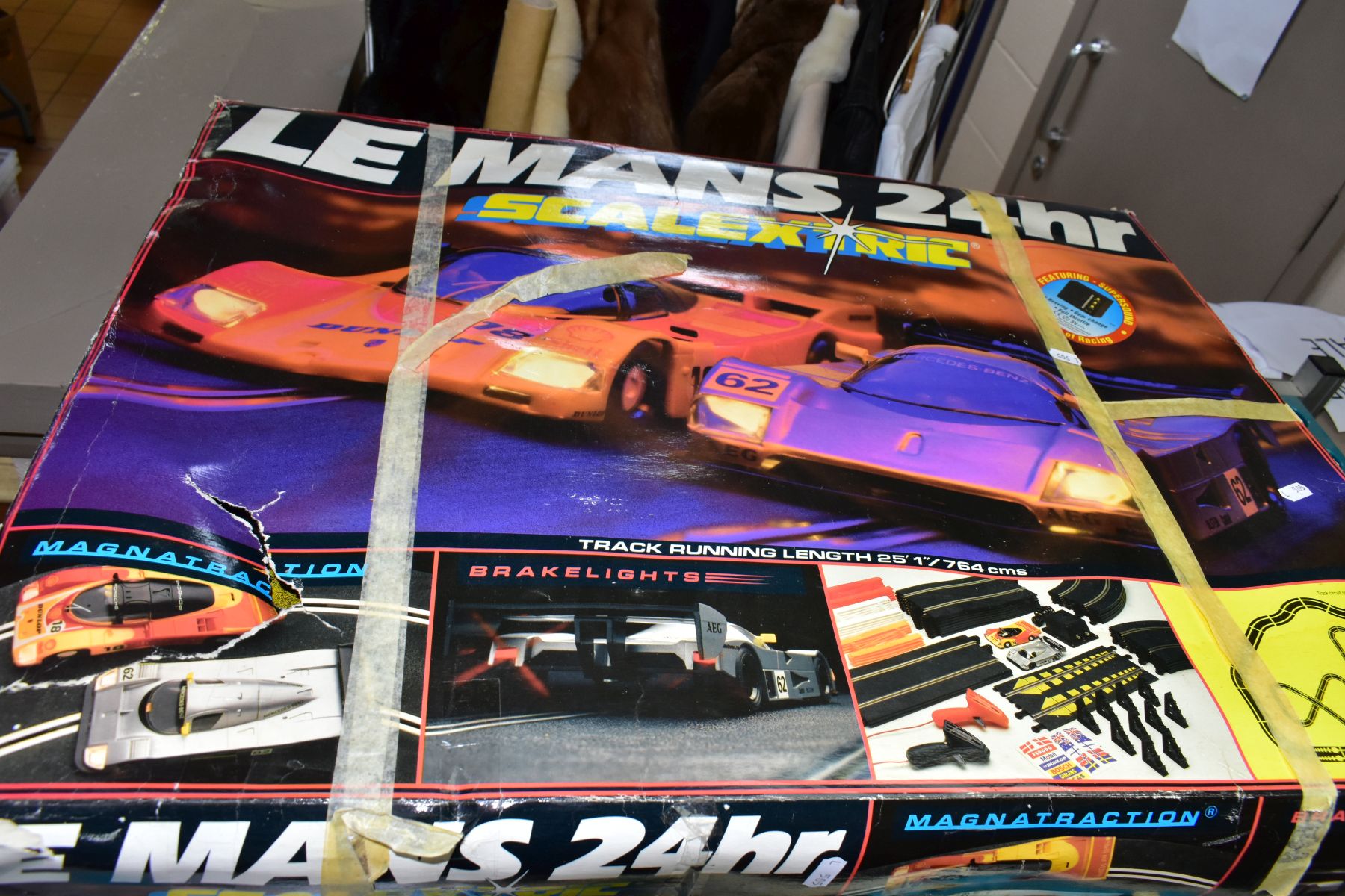 SIX BOXES OF TOYS AND COMICS, to include boxed Scalextric Le Mans 24hr, Carrera Go racing game ( - Bild 4 aus 8