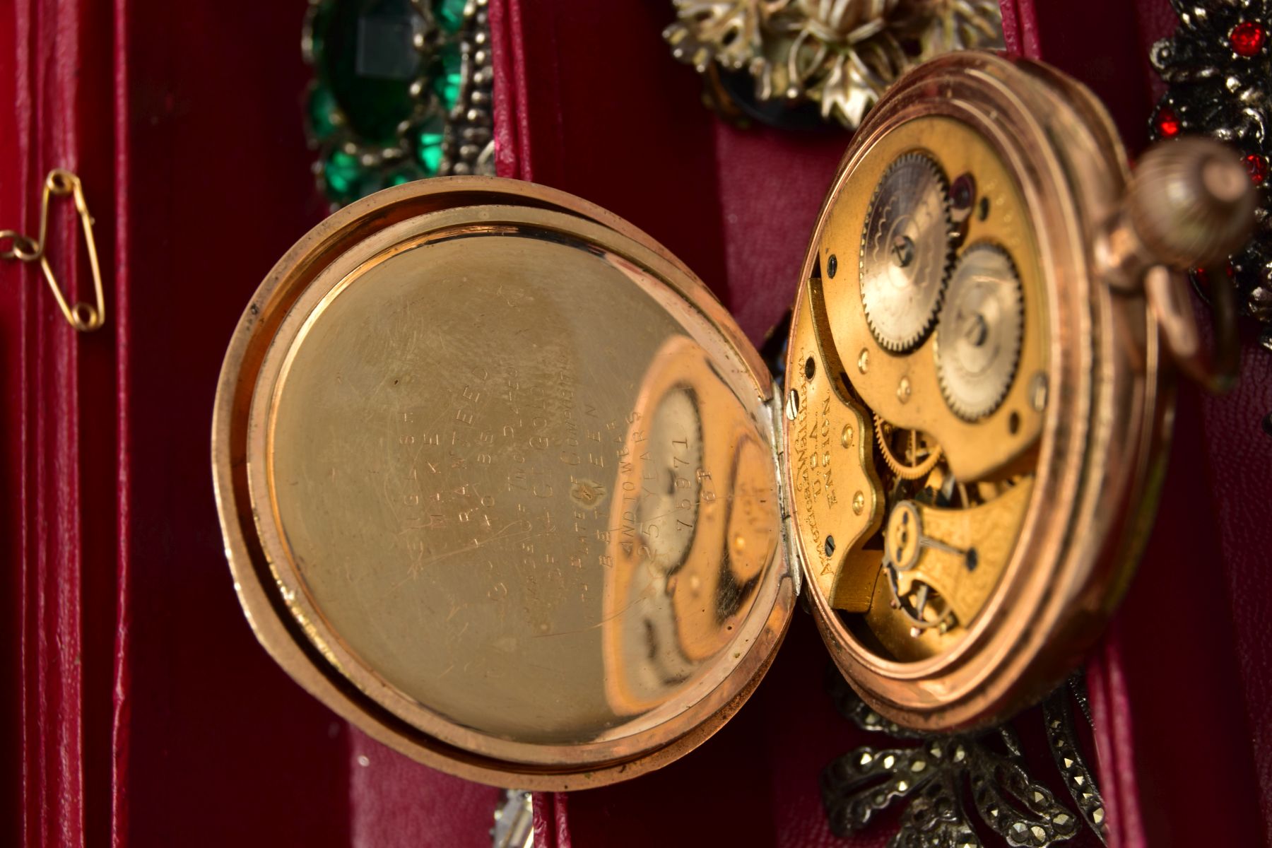 A BOX OF COSTUME JEWELLERY AND A GOLD PLATED POCKET WATCH, snake skin effect jewellery box with - Bild 8 aus 8