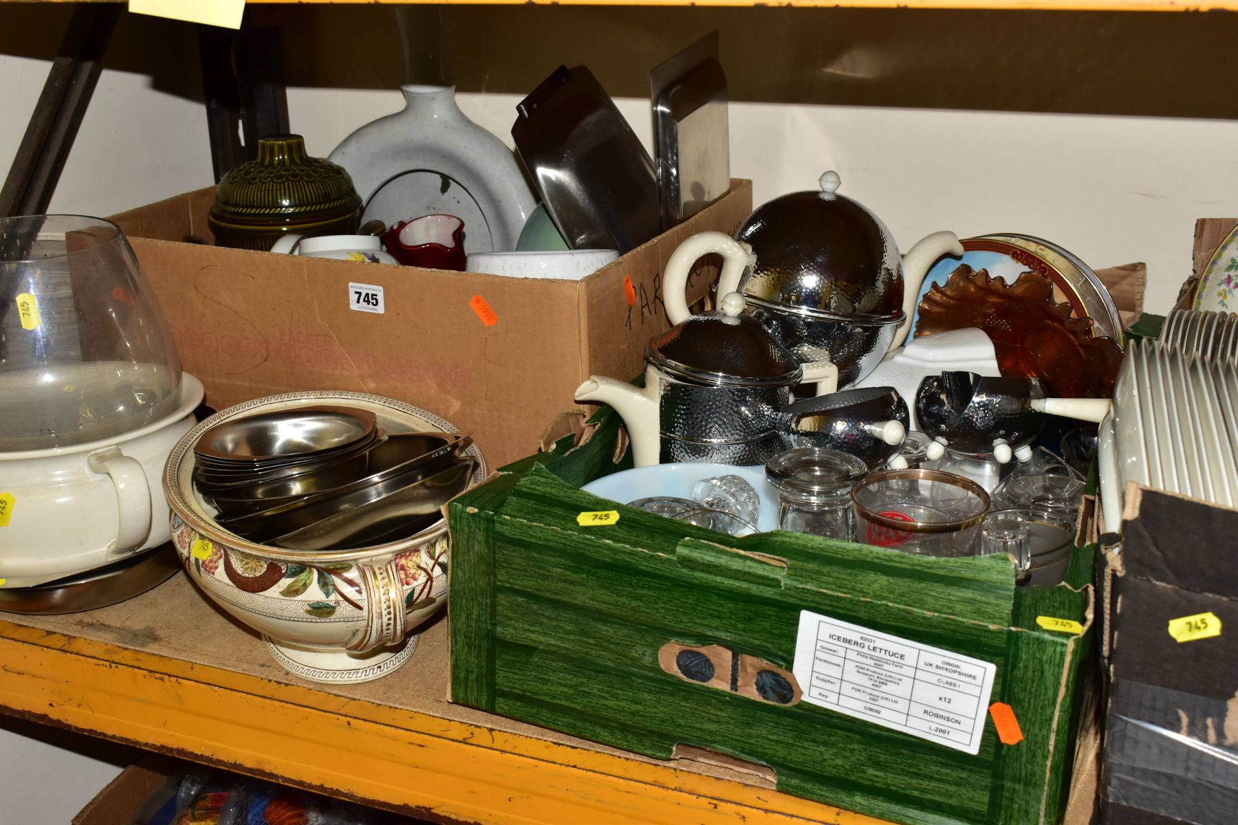 A COLLECTION OF CERAMICS, DRINKING GLASSES AND METALWARE, including a Sadler white chamber pot, - Image 8 of 8