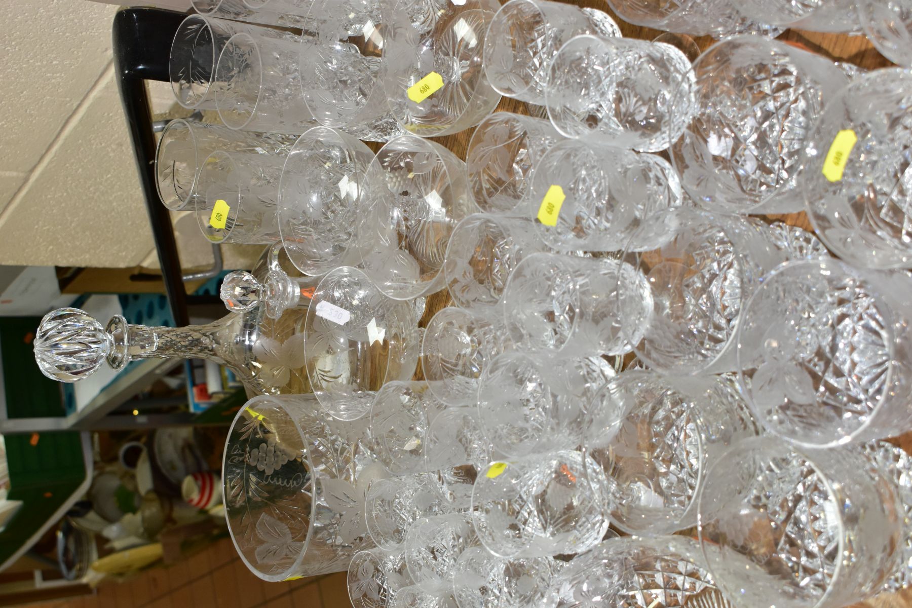 A SUITE OF CUT GLASS WARES, to include ten whisky tumblers, five brandy balloons, eight champagne - Bild 4 aus 6