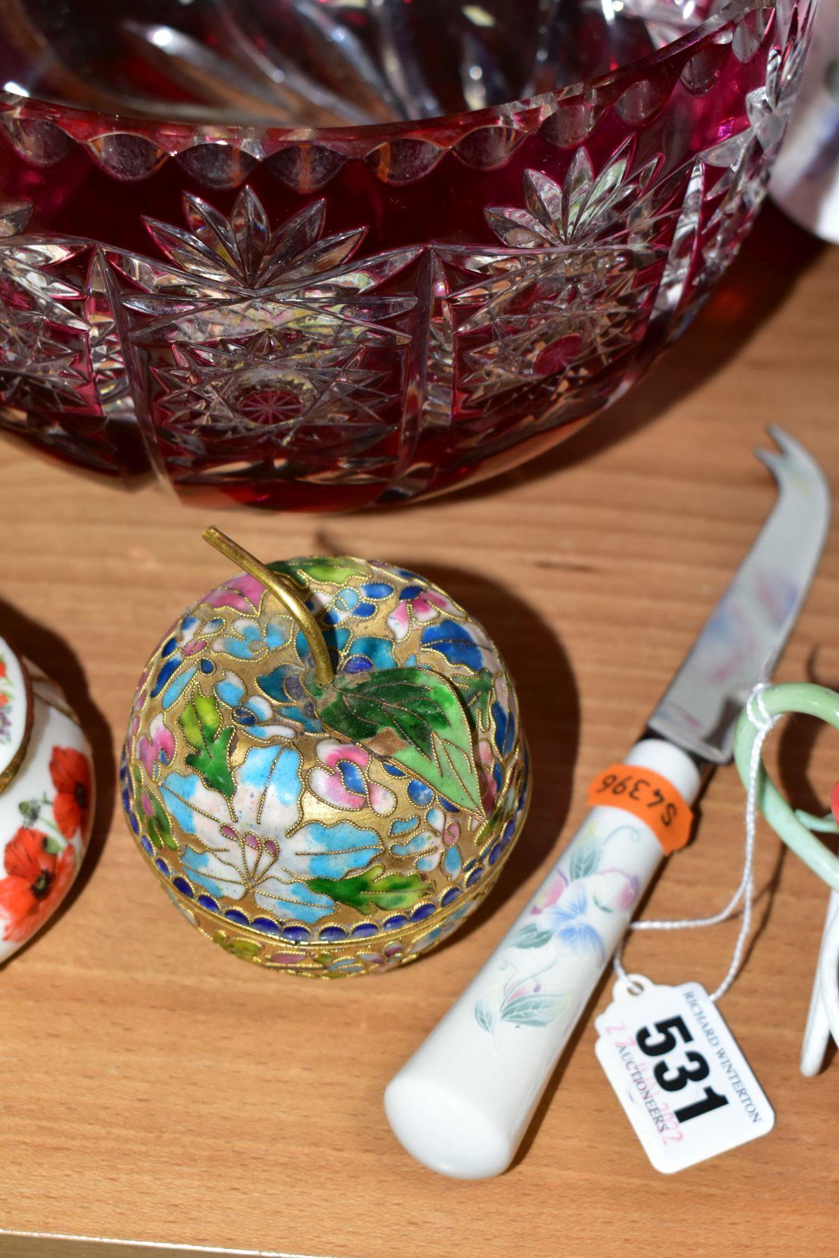 A GROUP OF CERAMICS AND GLASSWARES, to include a Franz 'Poppy' cup and saucer (handle repaired), a - Bild 3 aus 10