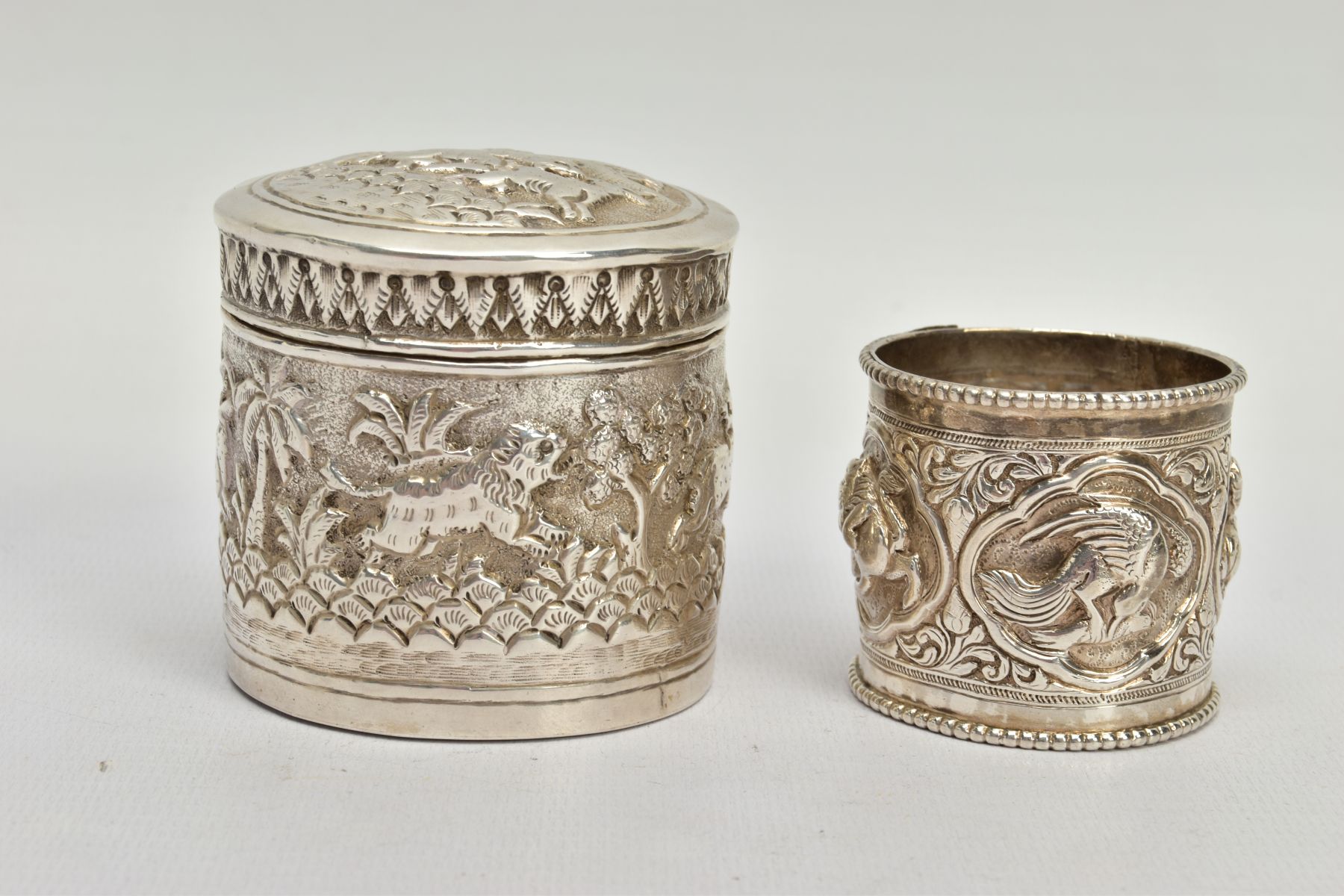 TWO EARLY 20TH CENTURY ITEMS, the first an embossed unmarked white metal pot depicting a hunting - Bild 2 aus 5