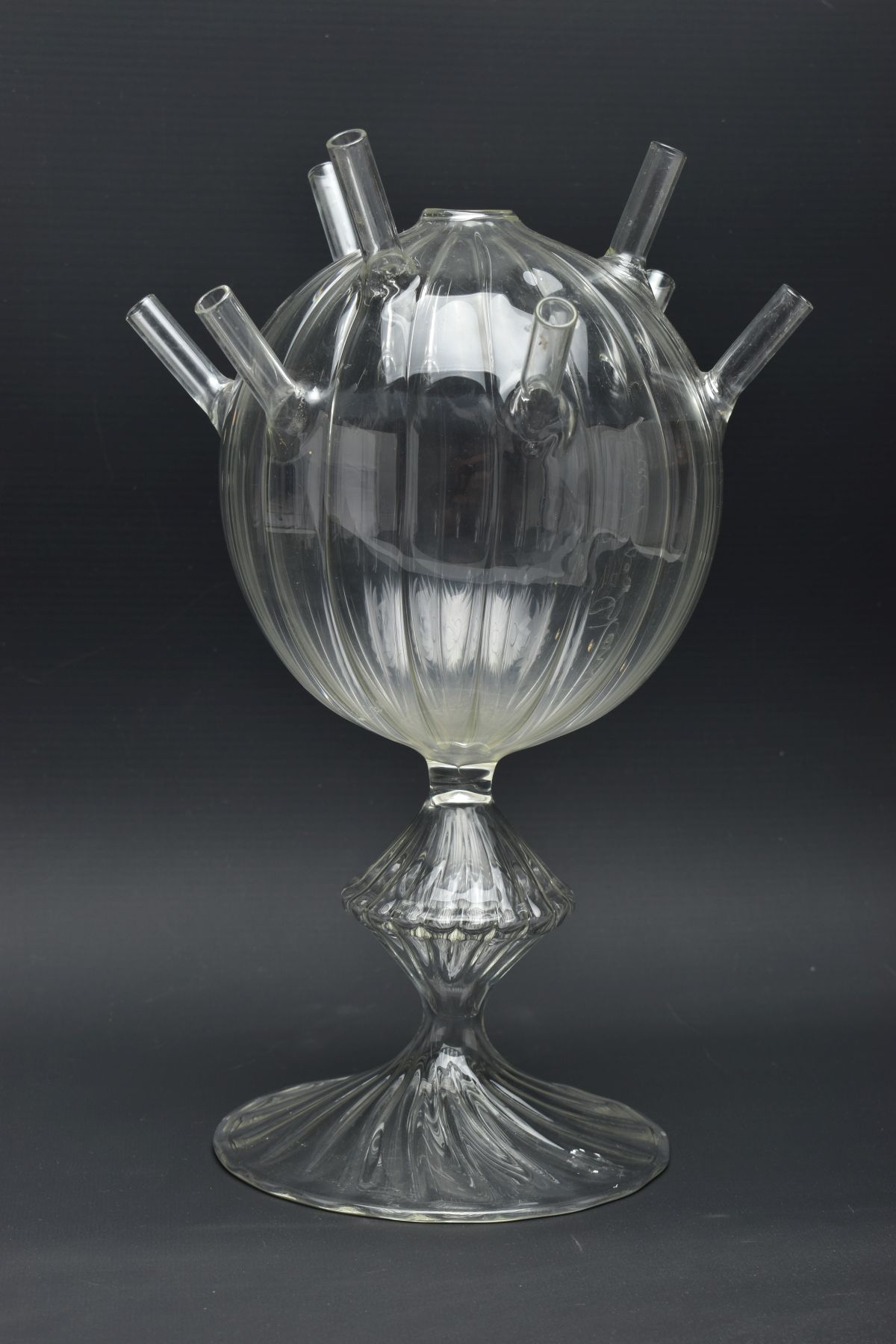 A CIRCA 1980s STUDIO GLASS FLOWER STEM VASE / TULIPIERE?, the clear glass body is of globular form - Bild 2 aus 8