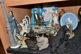 A GROUP OF CERAMICS, ORNAMENTS AND COLLECTORS DOLLS, to include a Lladro Lamplighter figurine, no