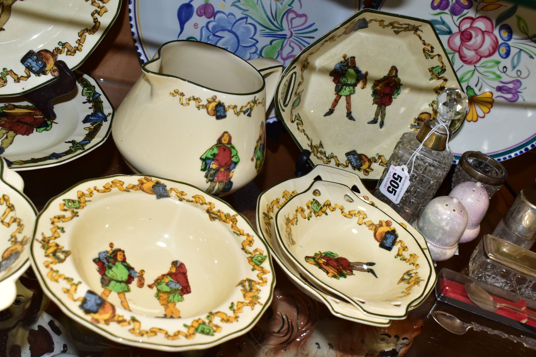 A GROUP OF ROYAL DOULTON SERIESWARE, OTHER CERAMICS AND GLASSWARES, to include eleven pieces of - Bild 7 aus 9