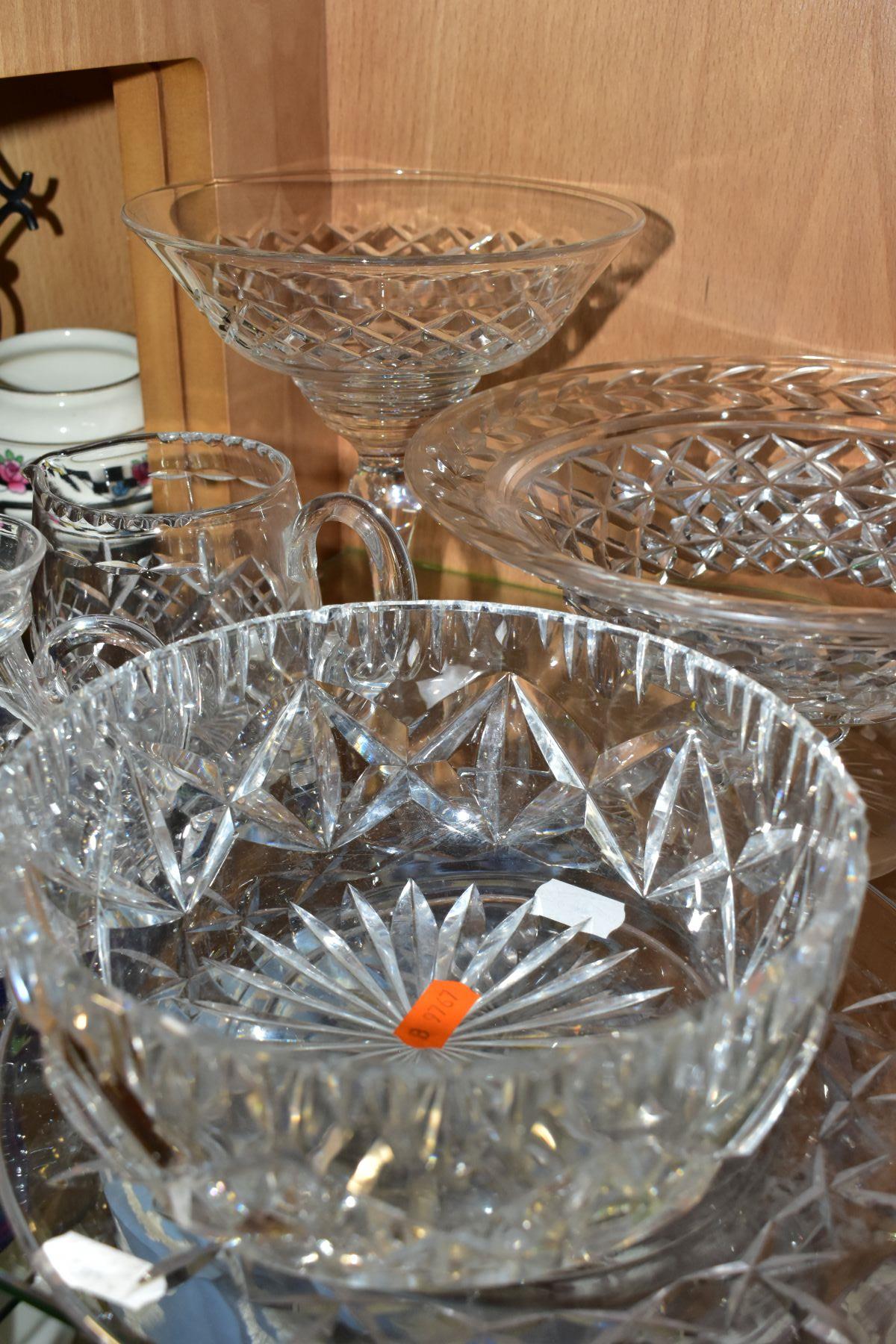 A GROUP OF CUT CRYSTAL AND OTHER GLASSWARES, twenty pieces to include a large Stuart Crystal - Bild 11 aus 11
