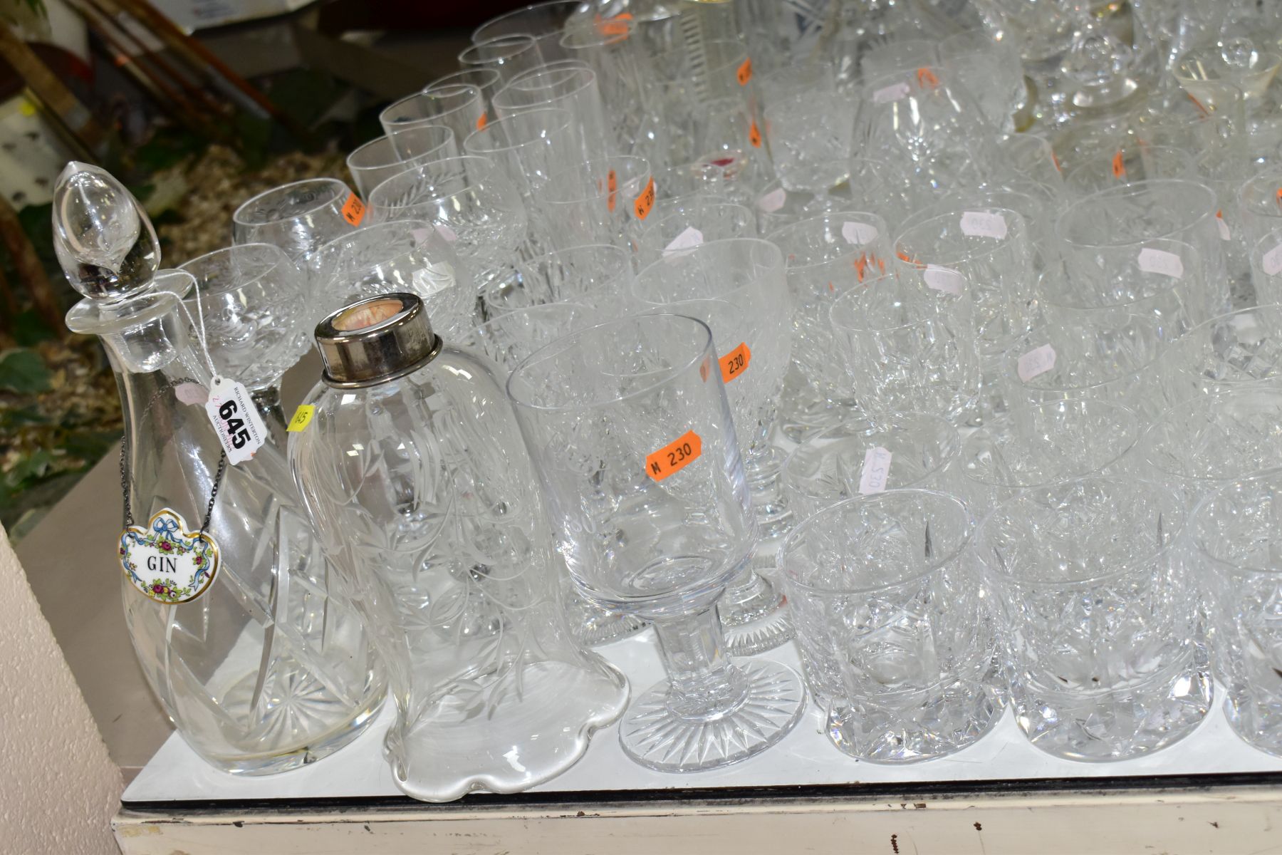A QUANTITY OF CUT CRYSTAL AND OTHER GLASSWARES, over eighty pieces, to include a ships decanter, two - Bild 2 aus 6
