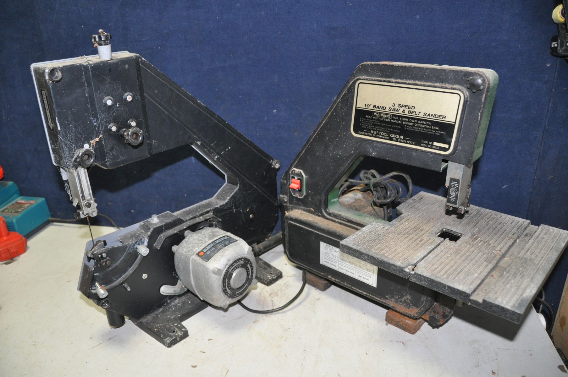 A BLACK AND DECKER BD-339 band saw along with a NU-TOOL GROUR HBS10 three speed band saw/belt sander - Bild 3 aus 3