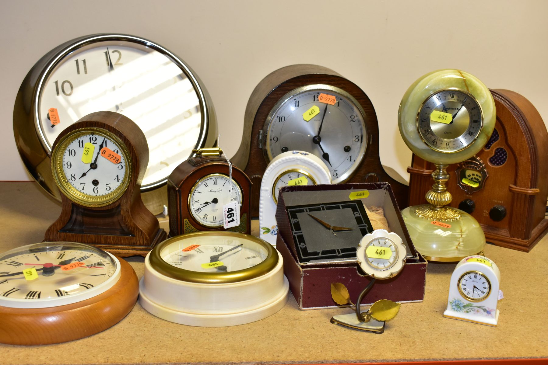 A QUANTITY OF CLOCKS, comprising a green onyx mantel clock height 25cm, an oak cased clock height