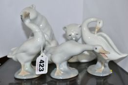 TWO LLADRO POLAR BEARS AND THREE LLADRO DUCKS, all in a variety of poses, tallest 12.5cm (5) (