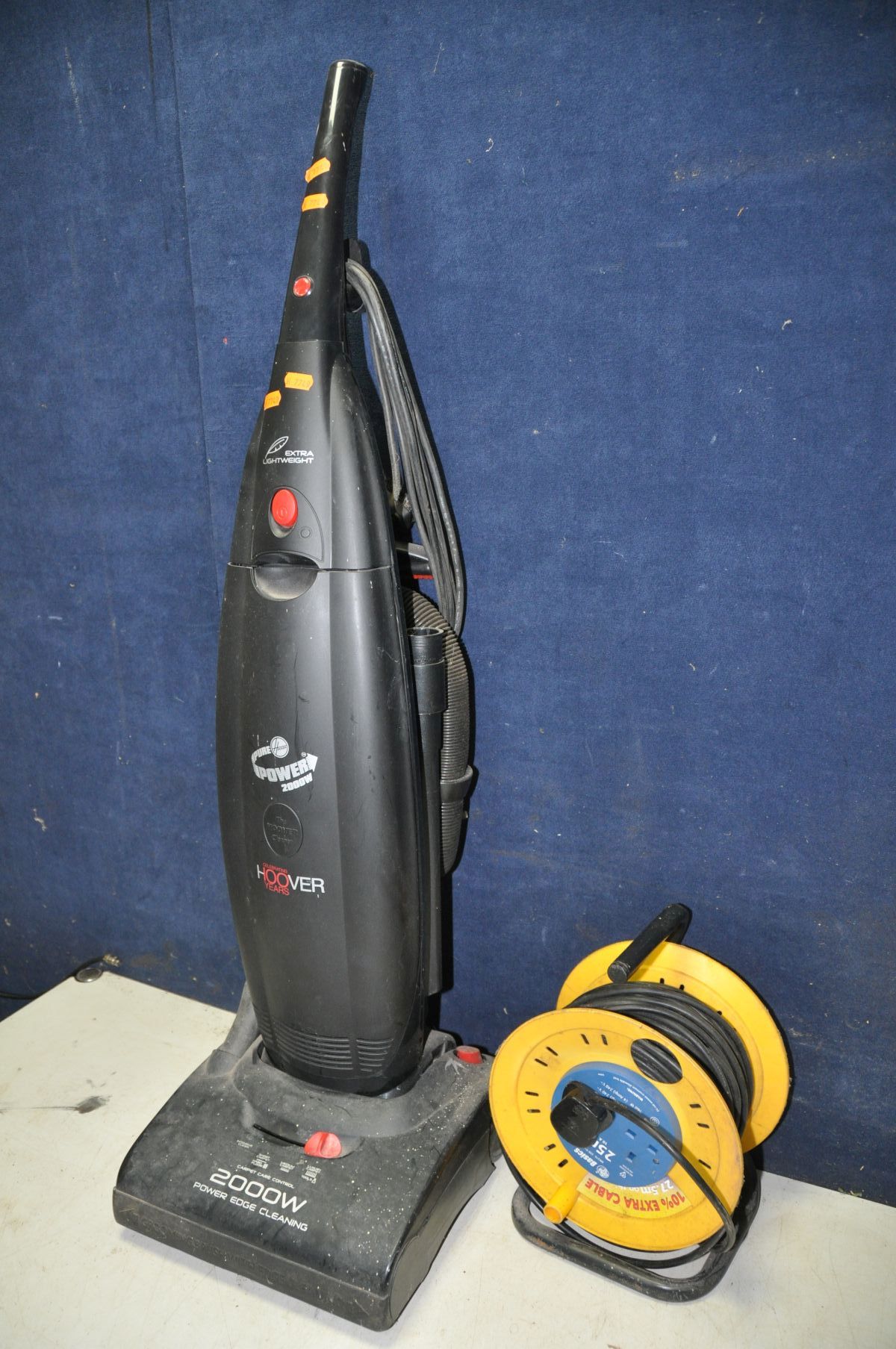 A HOOVER U3528-OO1 vacuum cleaner along with a 25m extension lead, JVC UX-GB9DAB micro component - Bild 2 aus 3