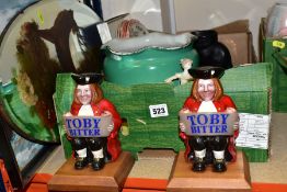 ONE BOX OF CERAMICS AND THREE LOOSE ITEMS, to include two 'Toby Bitter' light up pump heads height