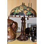 A TIFFANY STYLE TABLE LAMP, height 56cm to top of shade (good condition, not tested)