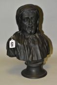 A 20TH CENTURY WEDGWOOD BLACK BASALT BUST OF CHAUCER, on a socle base, impressed marks to both