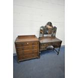 AN OAK TWO PIECE BEDROOM SUITE, comprising a dressing table with a triple mirror and four drawers,