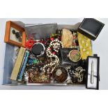 A SELECTION OF COSTUME JEWELLERY AND NOVELTY ITEMS, to include a cased Vintage Parker fountain