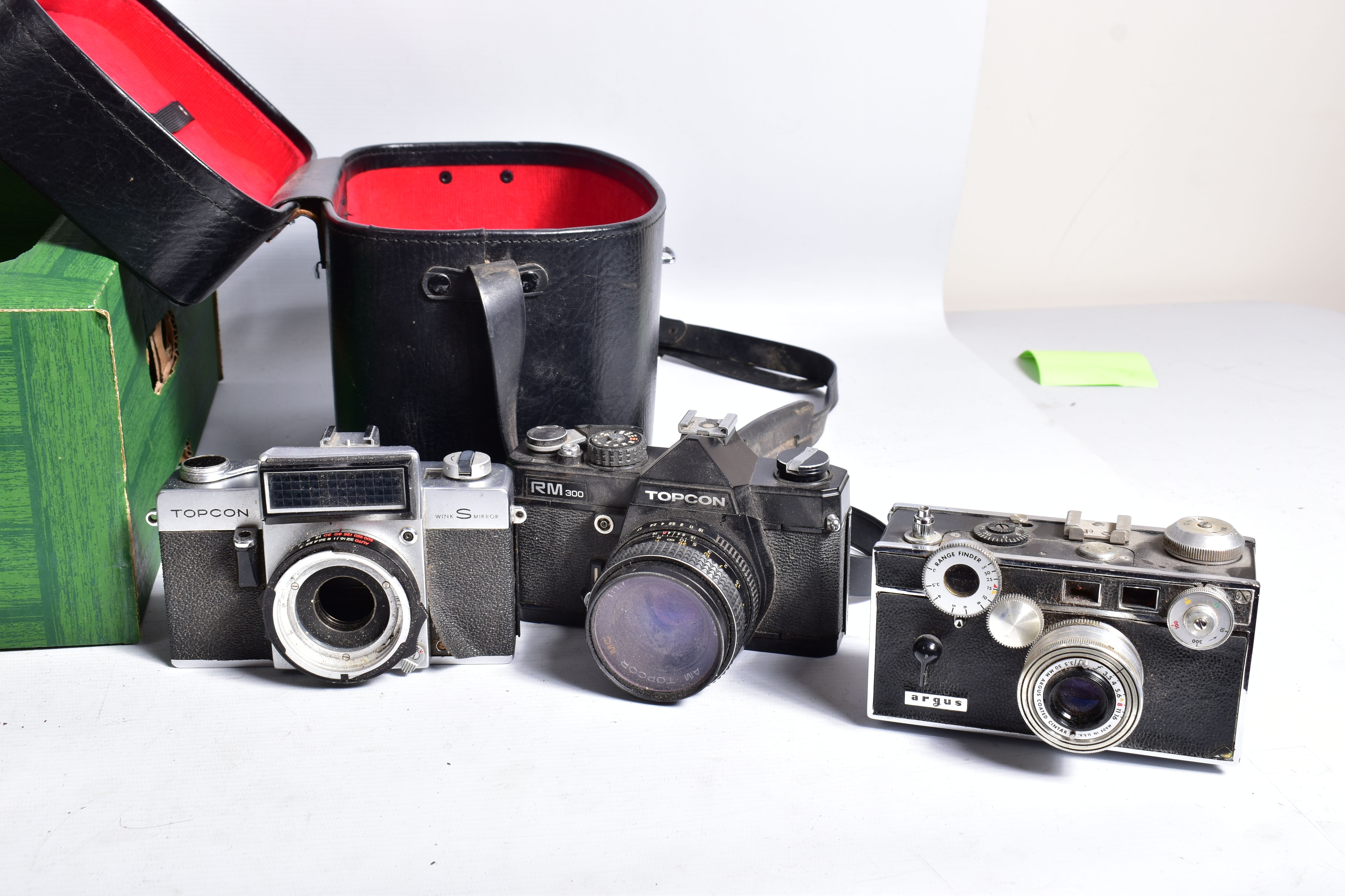 A TRAY CONTAINING TWELVE FOLDING CAMERAS including two Carbines, four with Deckel Shutter release, - Image 3 of 6