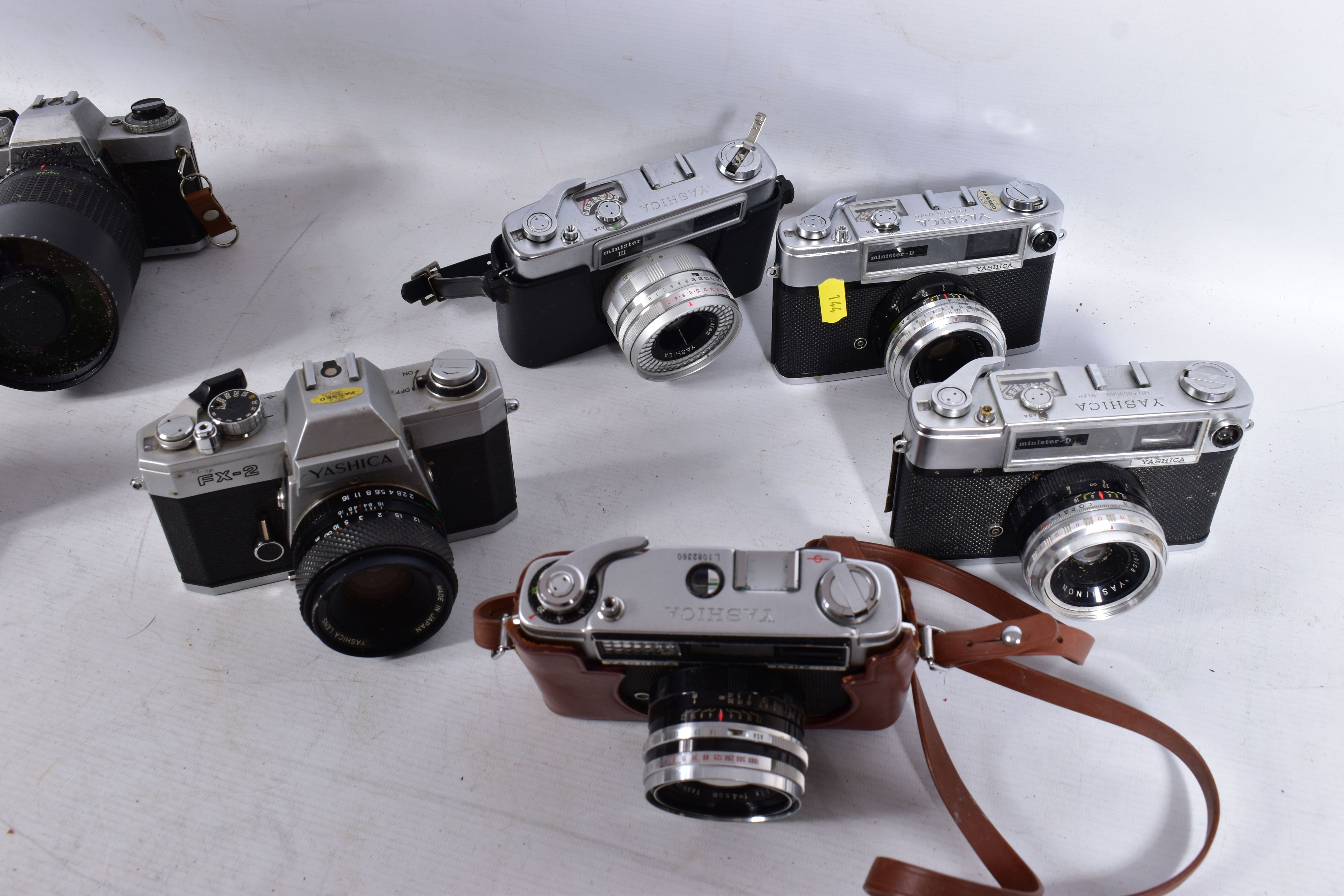 A TRAY CONTAINING YASHICA CAMERAS including five Minsters of different models, a Lynx 1000, a - Image 3 of 3