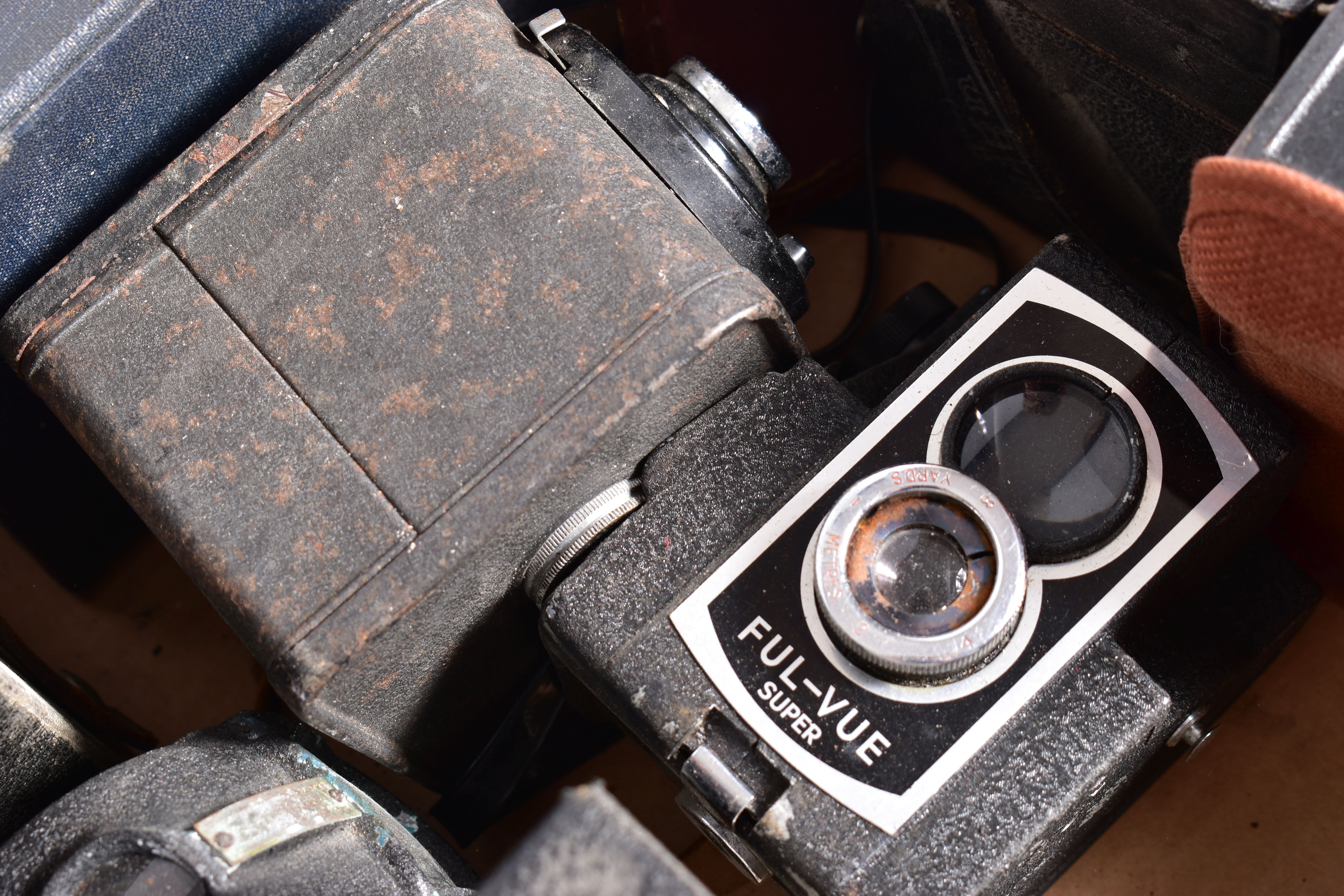 A TRAY CONTAINING HOUGHTON ENSIGN CAMERAS including two Folding Klito, two Ful-Vue , two Ful-Vue - Image 4 of 6