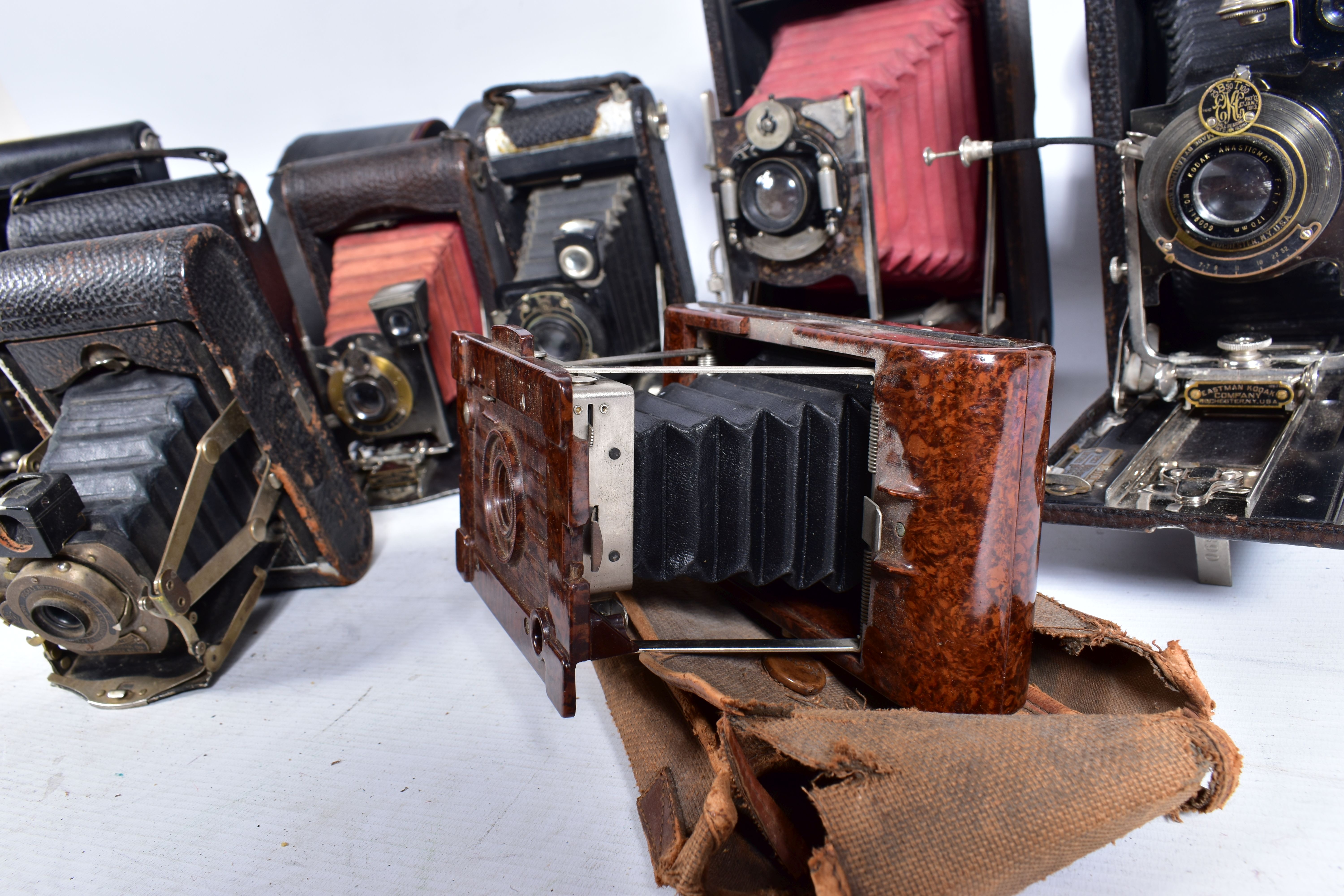 A TRAY CONTAINING LARGE KODAK FOLDING CAMERAS including a No 4A Folding, two No3 pocket, a No3A - Image 7 of 7