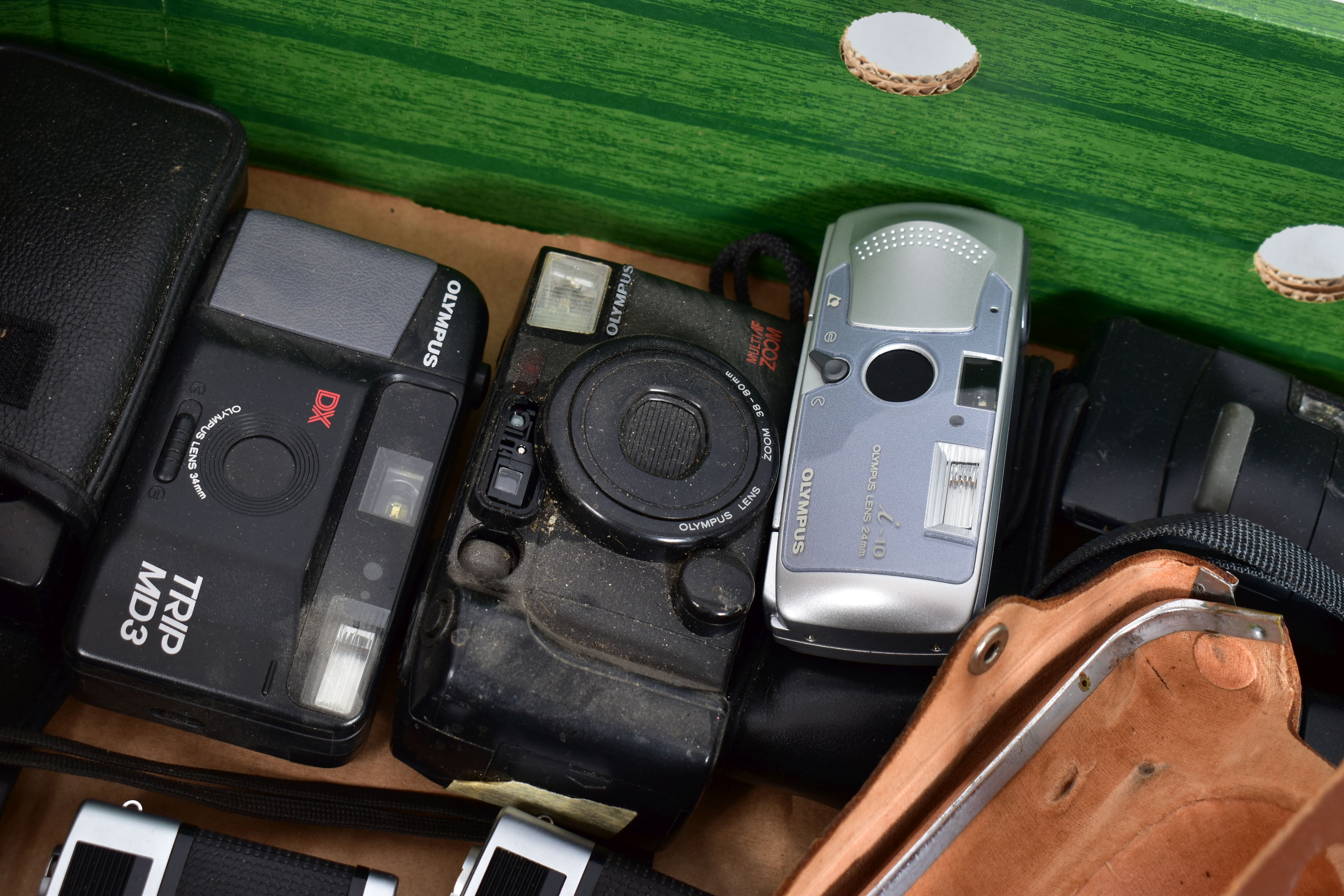 A TRAY CONTAINING OLYMPUS SLR AND INSTANT CAMERAS including a black OM2 with 50mm lens, a chrome - Image 4 of 5