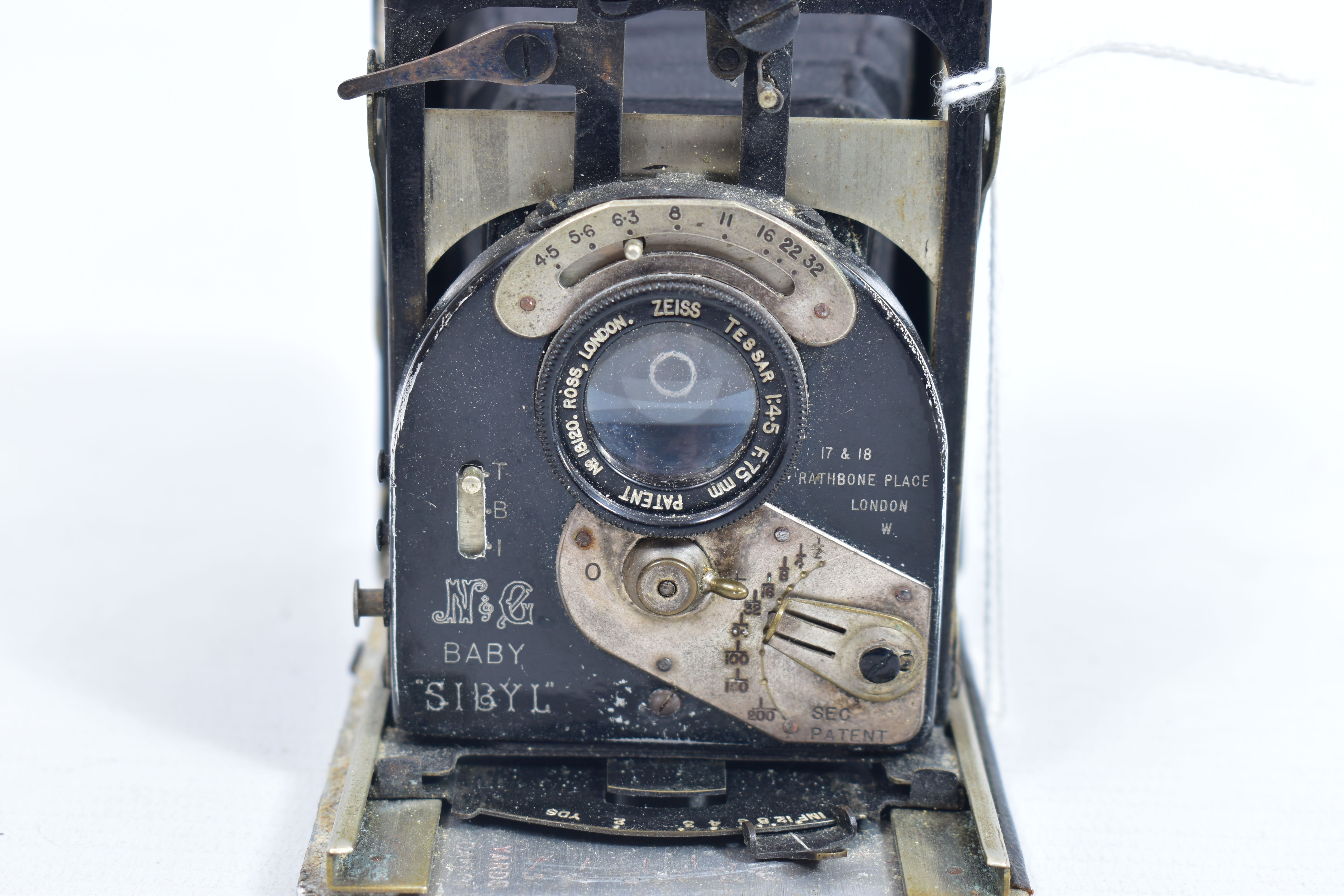 A NEWMAN AND GUARDIA BABY 'SIBYL' FOLDING CAMERA with leather case ( rear panel missing) - Image 7 of 12