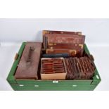 A TRAY CONTAINING MAHOGANY PLATE CARRIERS external sizes include 6x8in, 5 1/2x4 1/4in, 10x7 1/4in,