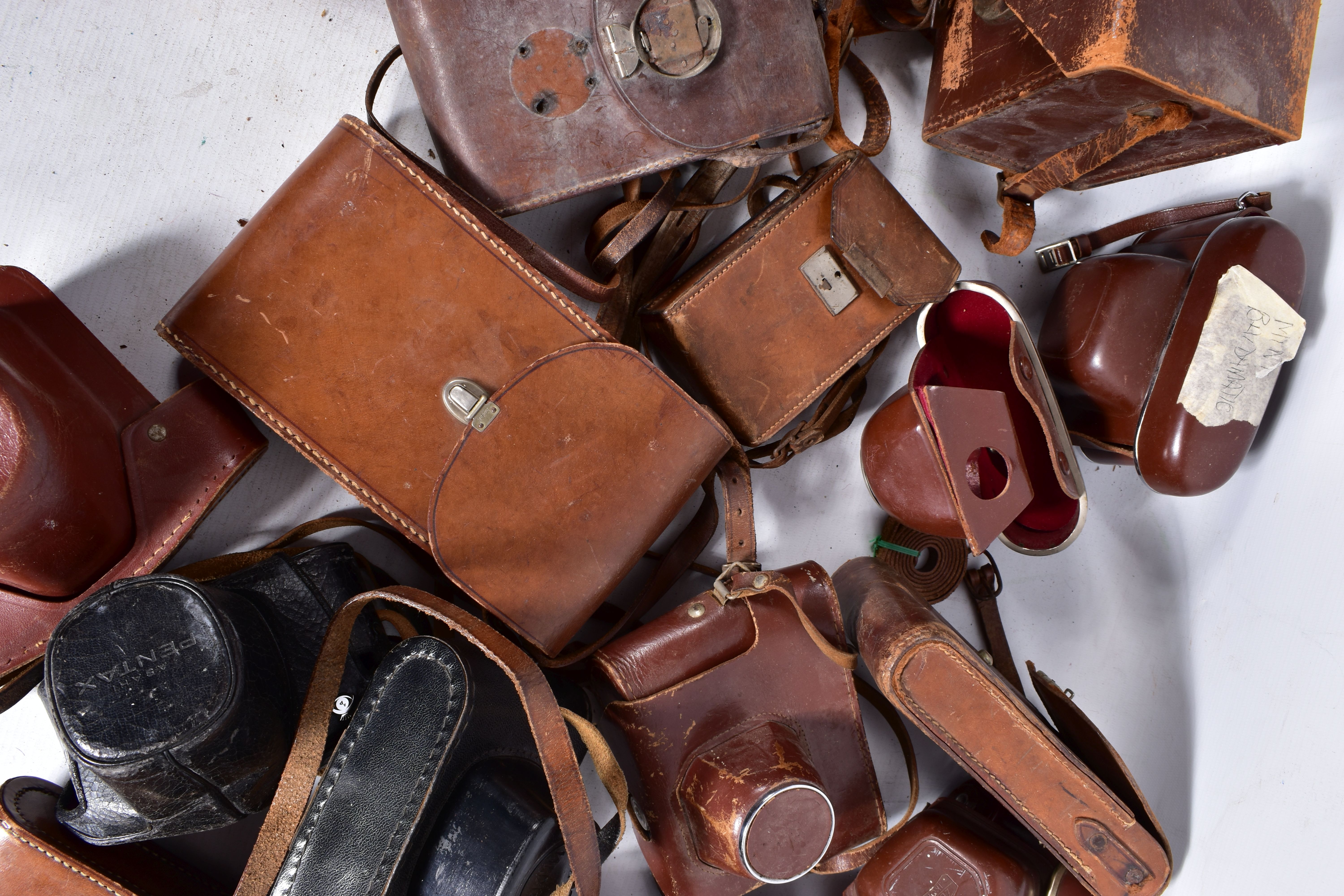 A TRAY CONTAINING A QUANTITY OF LEATHER CAMERA CASES by Zeiss Ikon, FED, Zorki, Braun, etc - Image 3 of 5