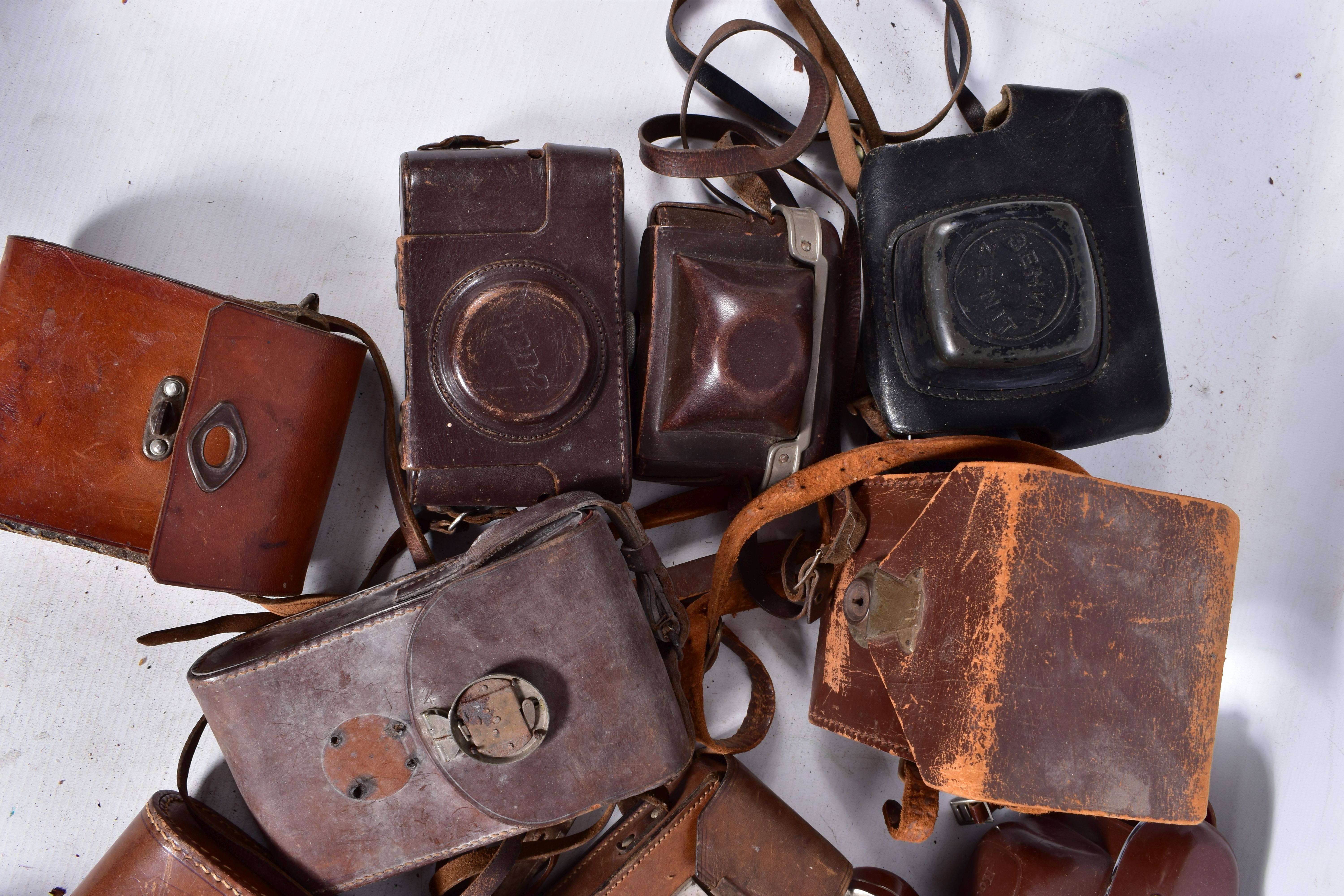 A TRAY CONTAINING A QUANTITY OF LEATHER CAMERA CASES by Zeiss Ikon, FED, Zorki, Braun, etc - Image 2 of 5