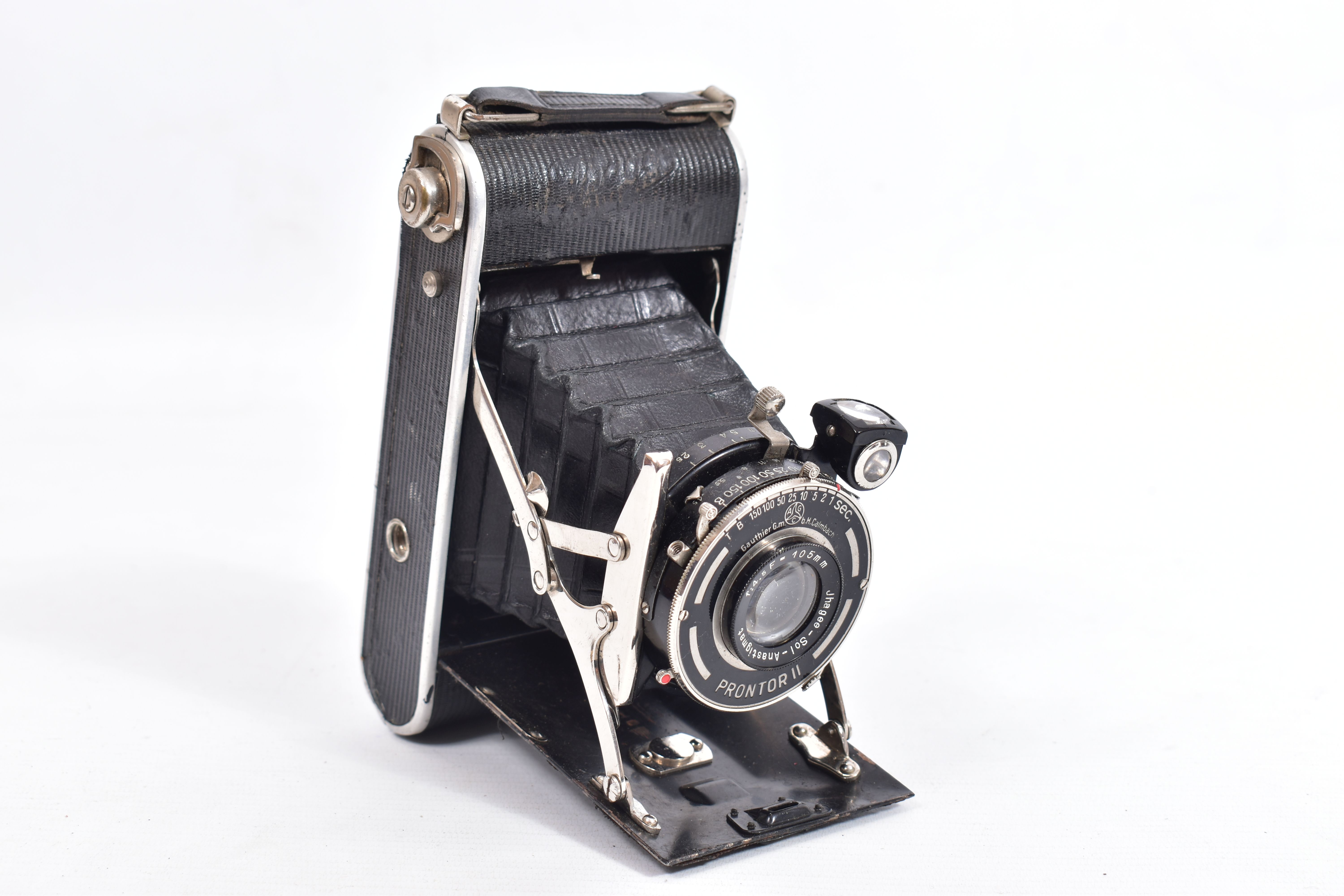 A NEWMAN AND GUARDIA BABY 'SIBYL' FOLDING CAMERA with leather case ( rear panel missing) - Image 2 of 12