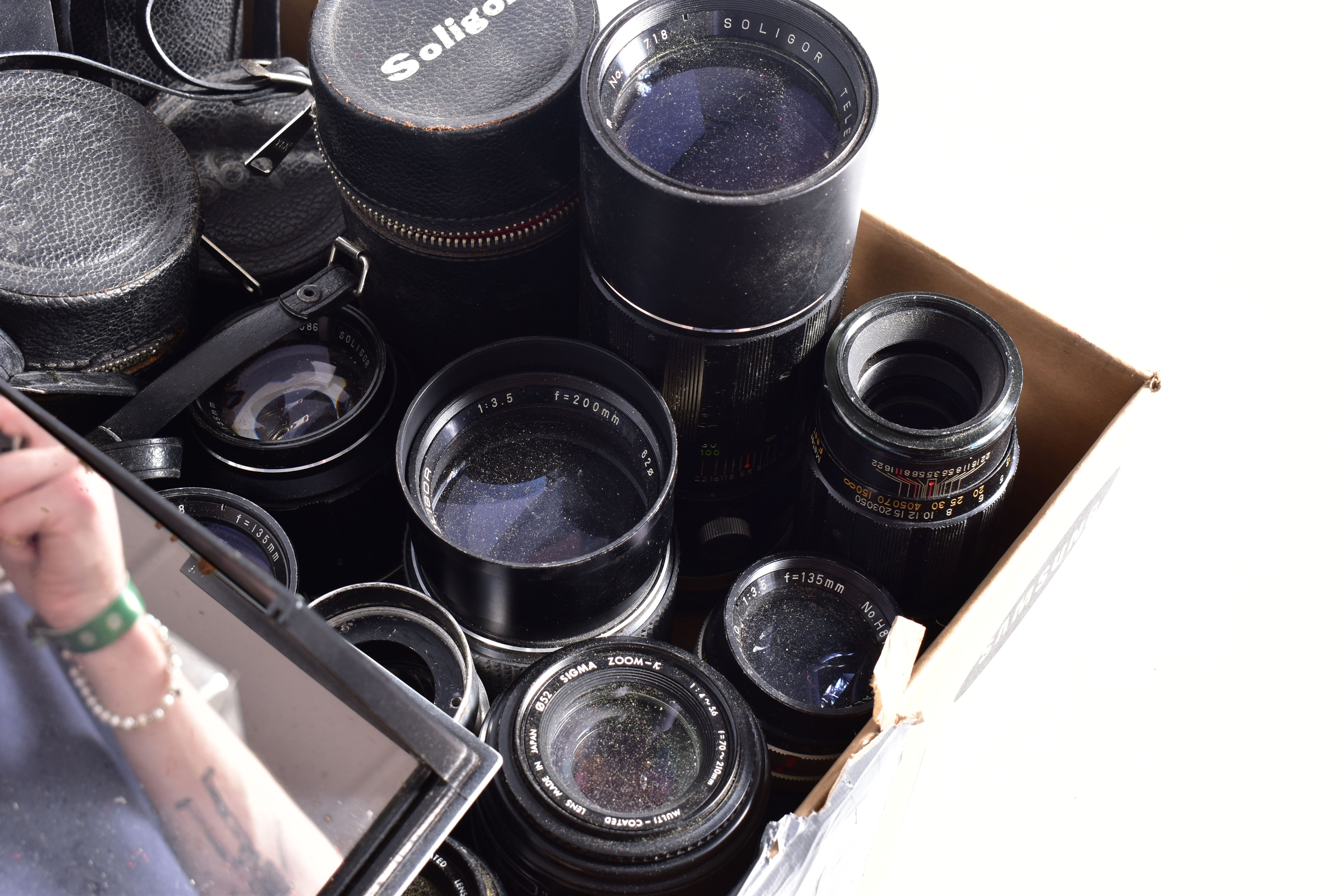 TWO TRAYS OF CAMERA LENSES by makers such as Tamron, Sigma, Soligor, Vivitar etc of various fittings - Image 5 of 6