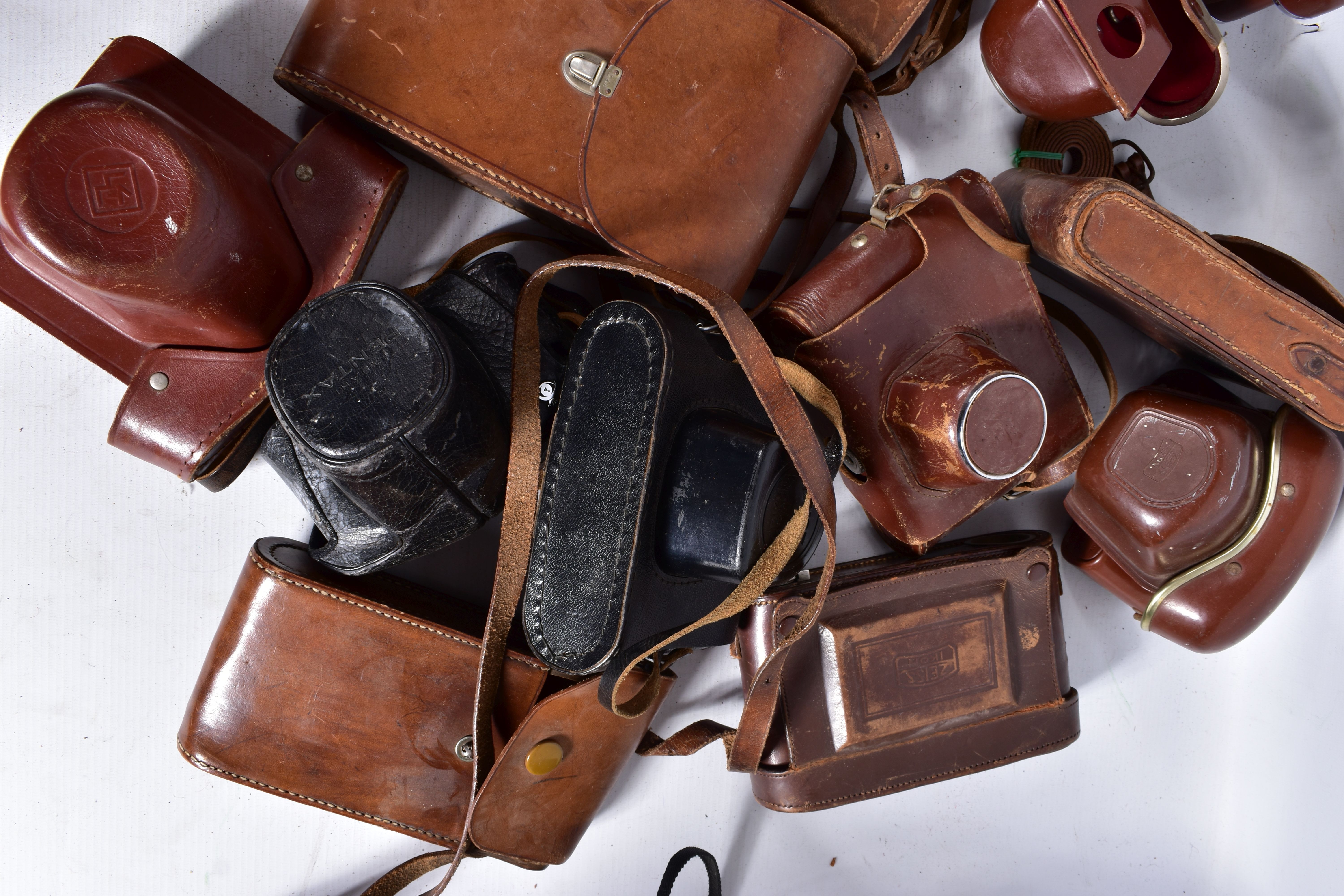 A TRAY CONTAINING A QUANTITY OF LEATHER CAMERA CASES by Zeiss Ikon, FED, Zorki, Braun, etc - Image 4 of 5