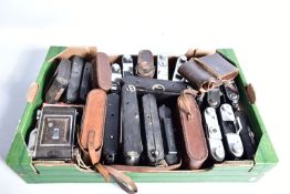 A TRAY CONTAINING ROSS ENSIGN FOLDING CAMERAS including three Carbines, nine Selfix of various