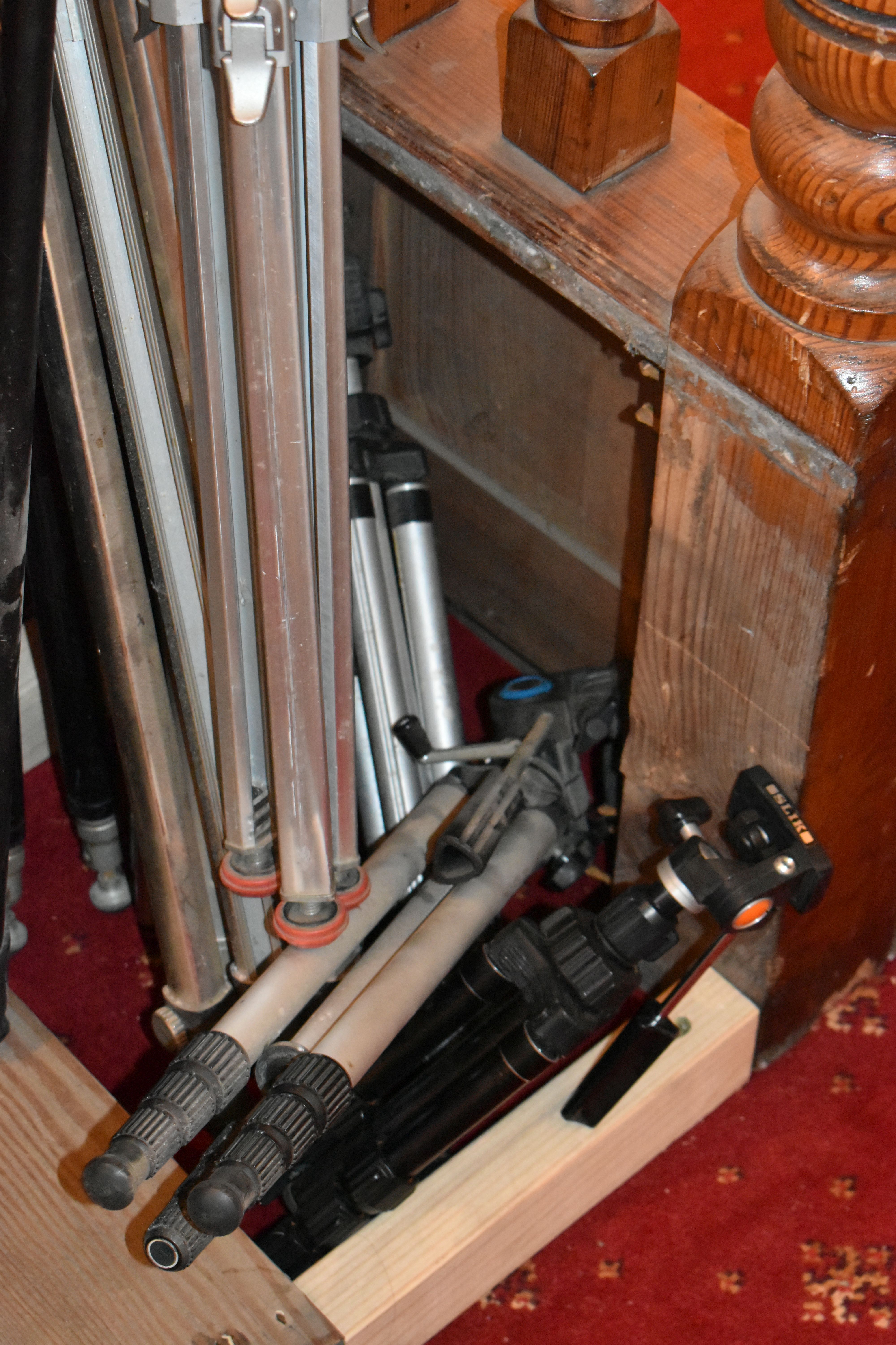 TEN CAMERA TRIPODS including Miranda, Slik etc - Image 3 of 3