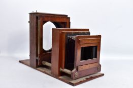 A LARGE MAHOGANY AND BRASS COPY CAMERA FRAME 60cm long