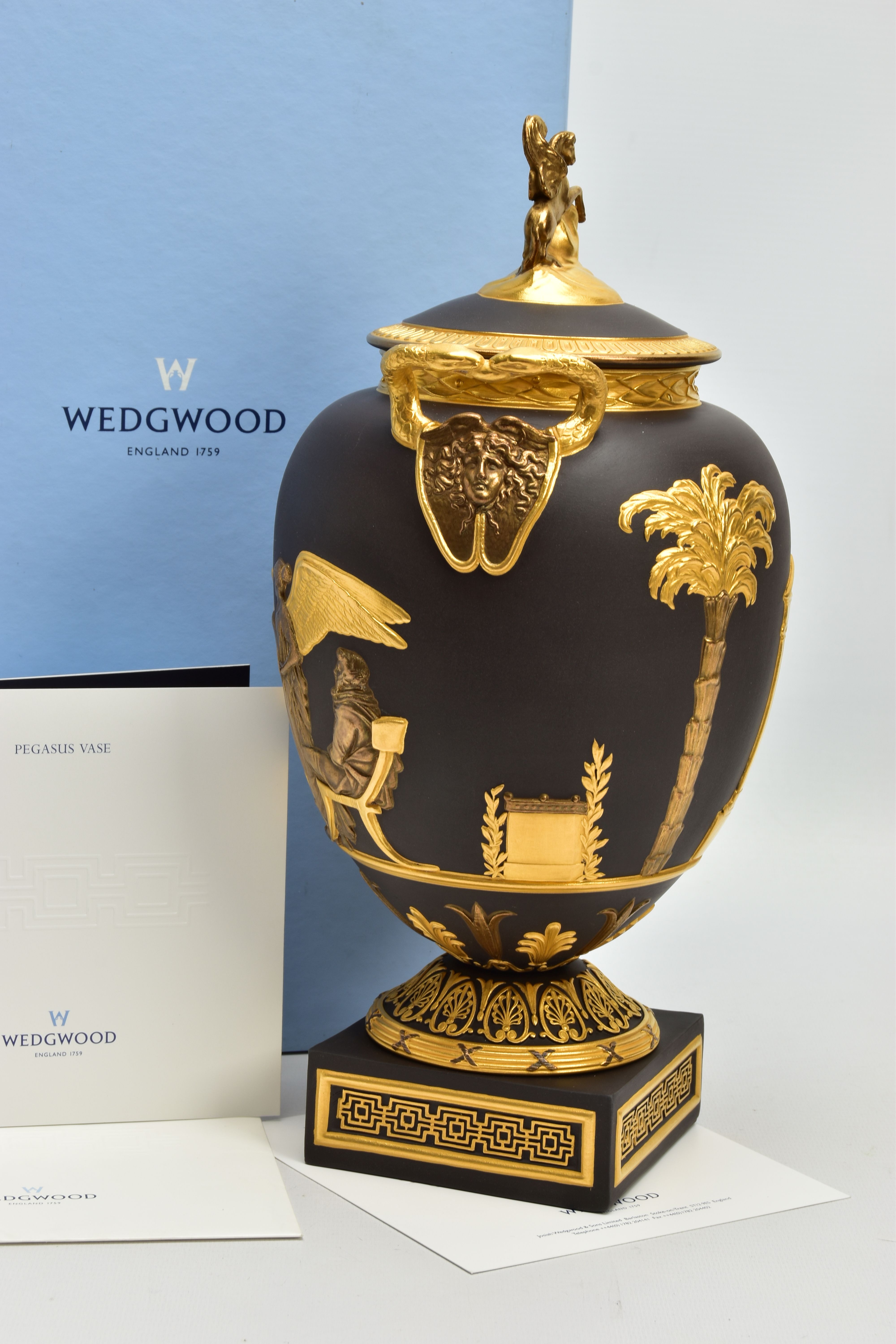 A BOXED WEDGWOOD MASTERPIECE COLLECTION LIMITED EDITION BLACK BASALT AND GILT PEGASUS VASE AND - Image 4 of 11